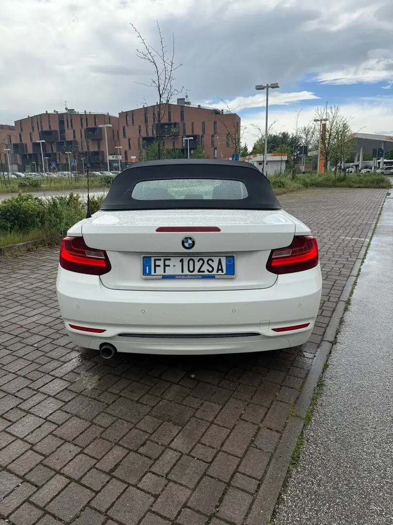 BMW 218 218d Cabrio Sport auto Bianco - 2