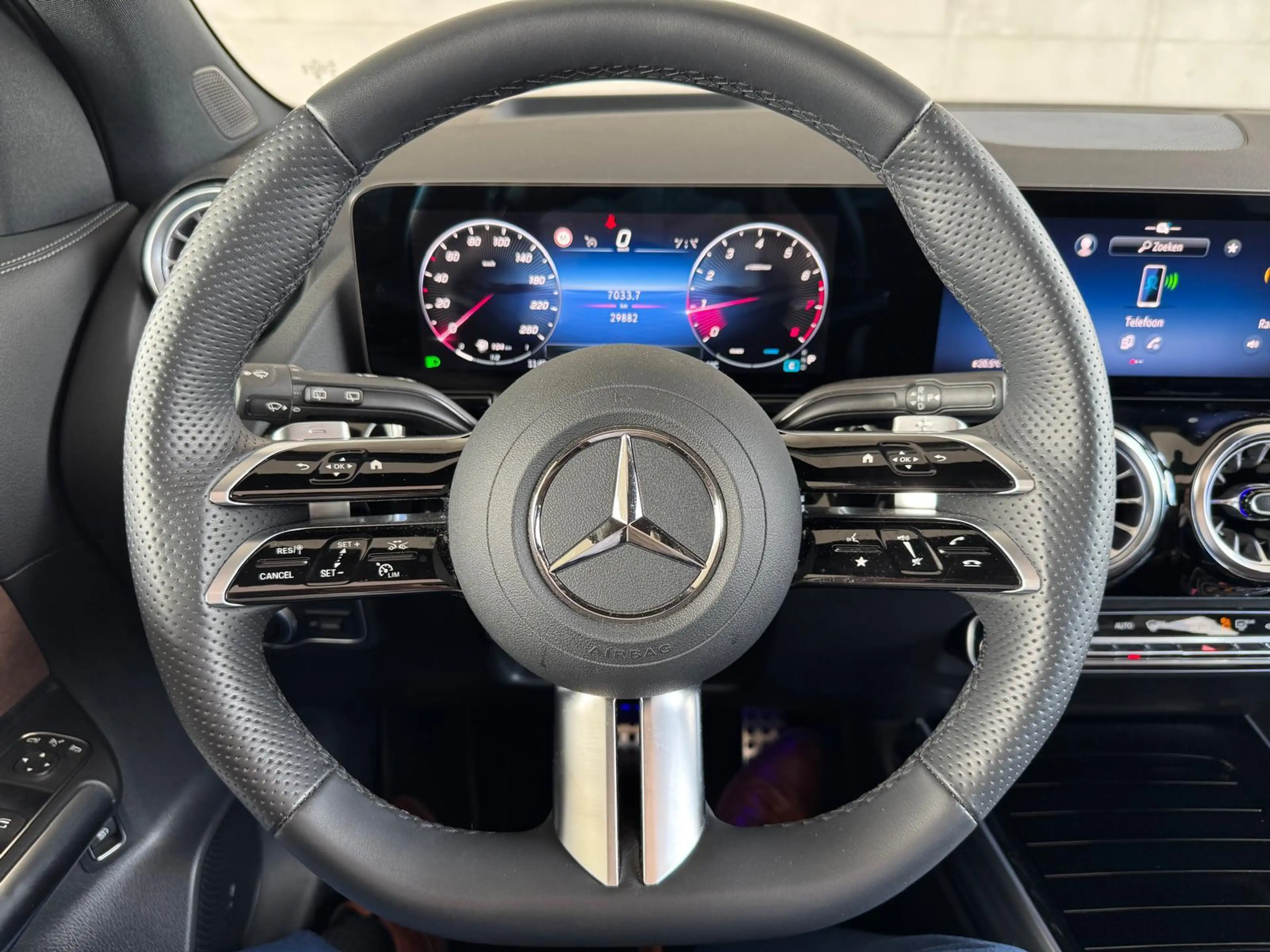 Mercedes-Benz GLA 180 Star Edition + TREKHAAK + HEAD UP + PANO DAK + CAR — photo 15