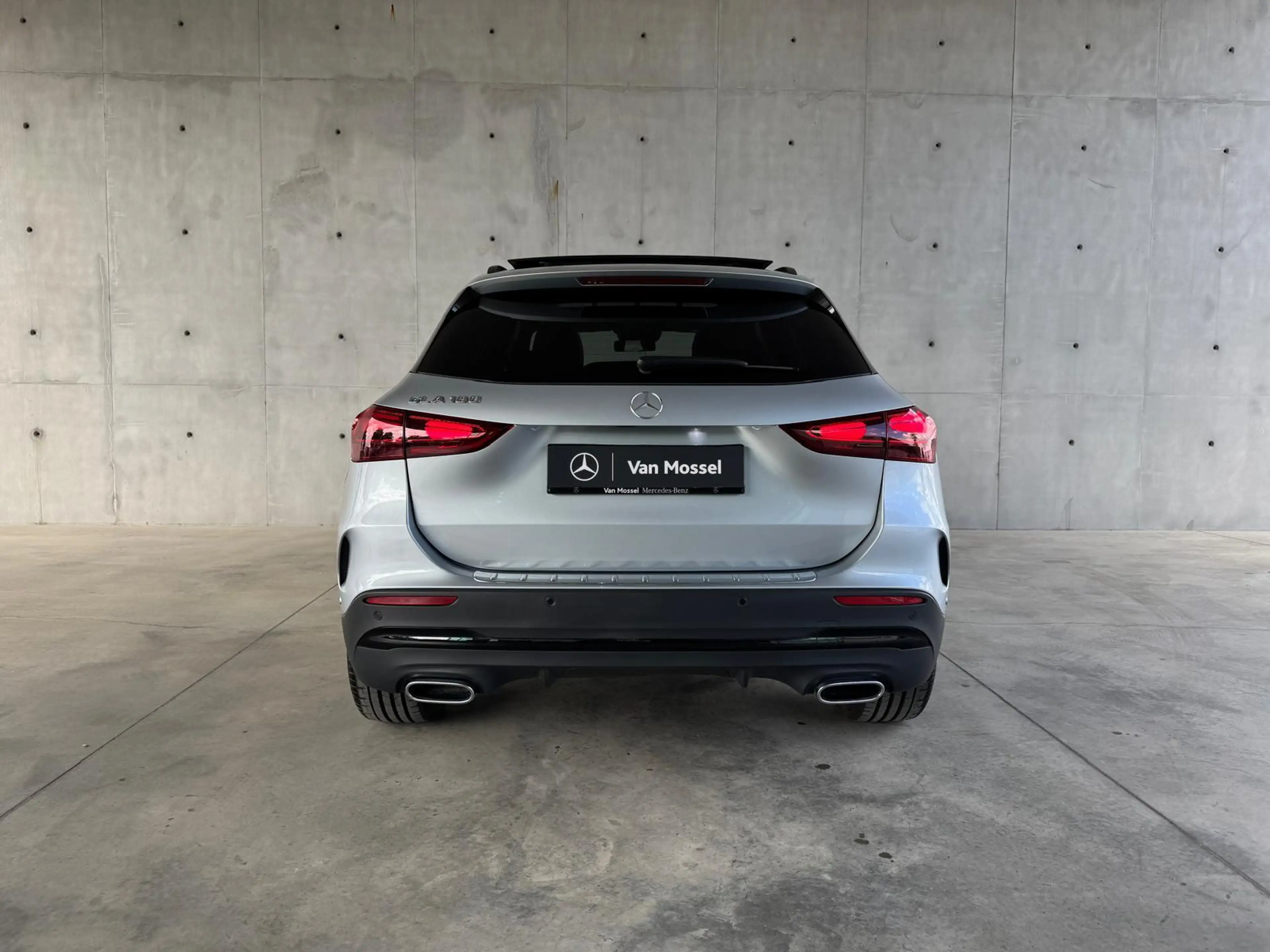 Mercedes-Benz GLA 180 Star Edition + TREKHAAK + HEAD UP + PANO DAK + CAR — photo 6