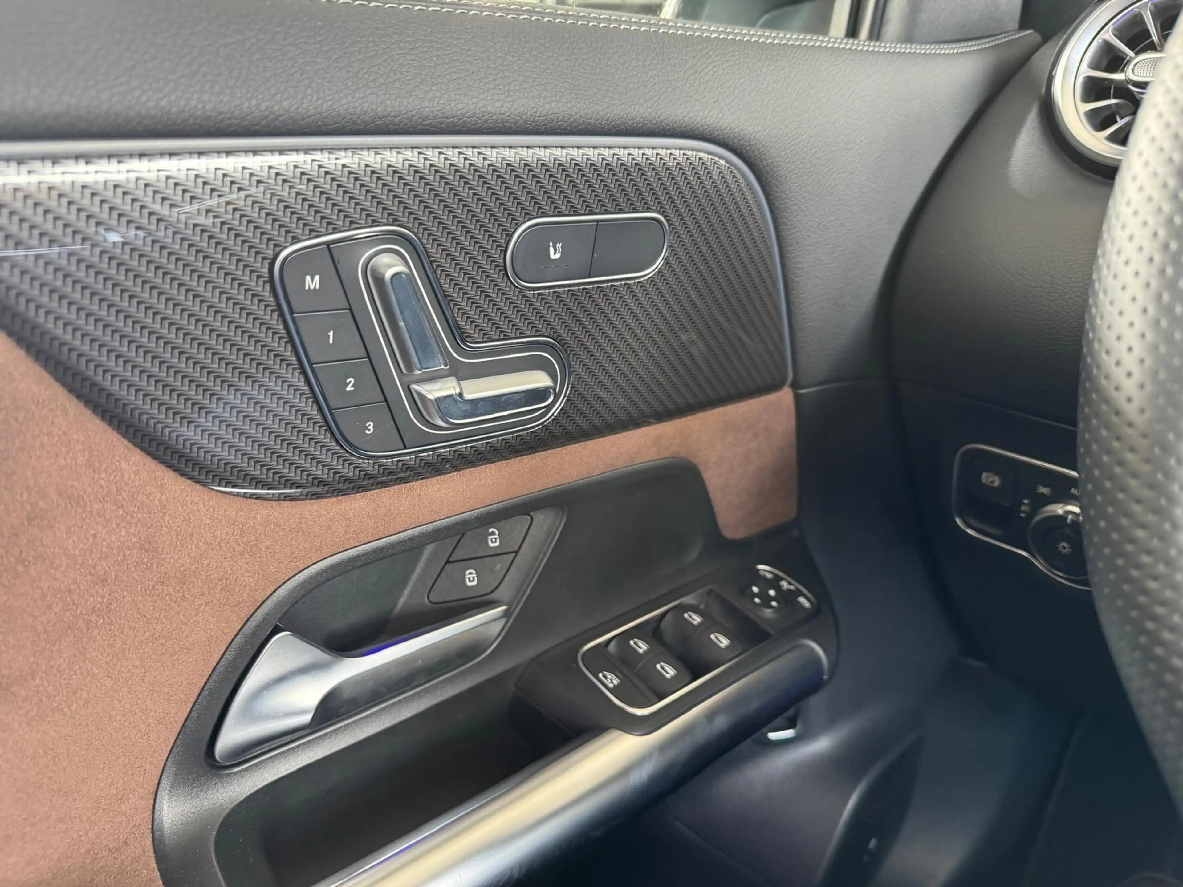 Mercedes-Benz GLA 180 Star Edition + TREKHAAK + HEAD UP + PANO DAK + CAR — photo 12