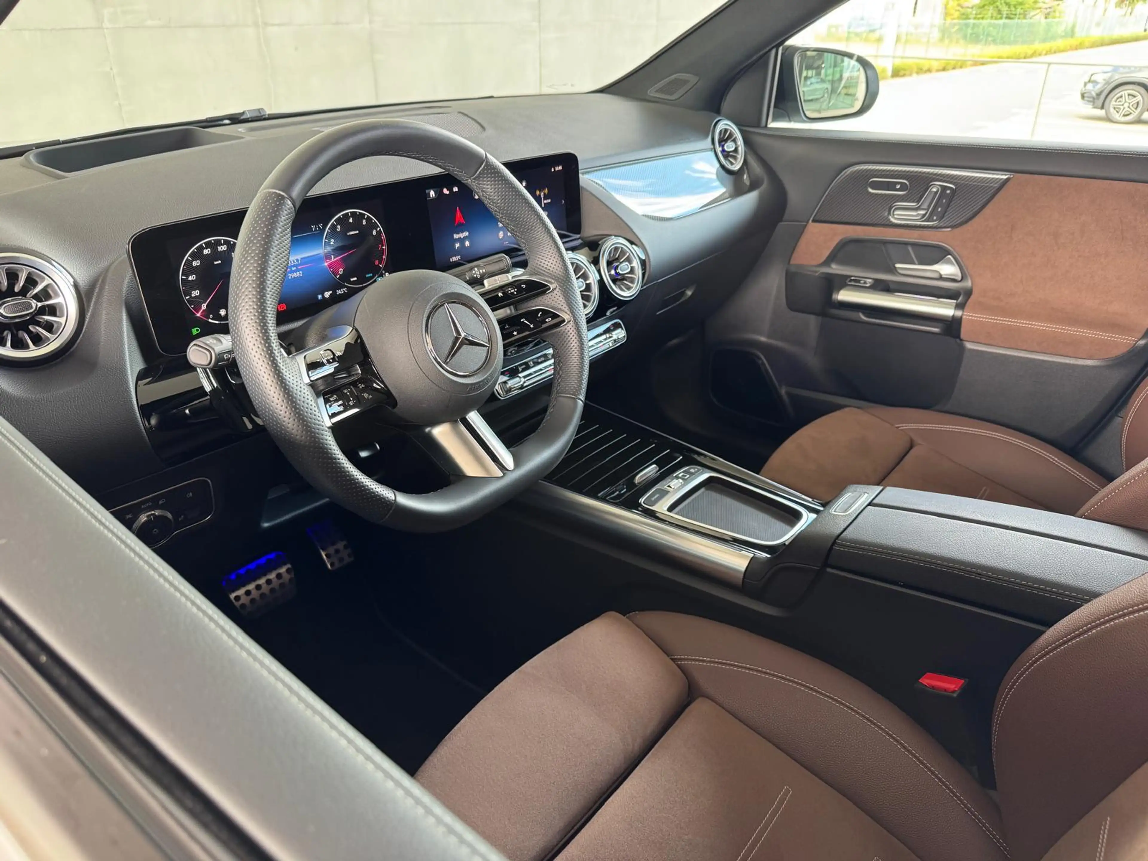 Mercedes-Benz GLA 180 Star Edition + TREKHAAK + HEAD UP + PANO DAK + CAR — photo 8