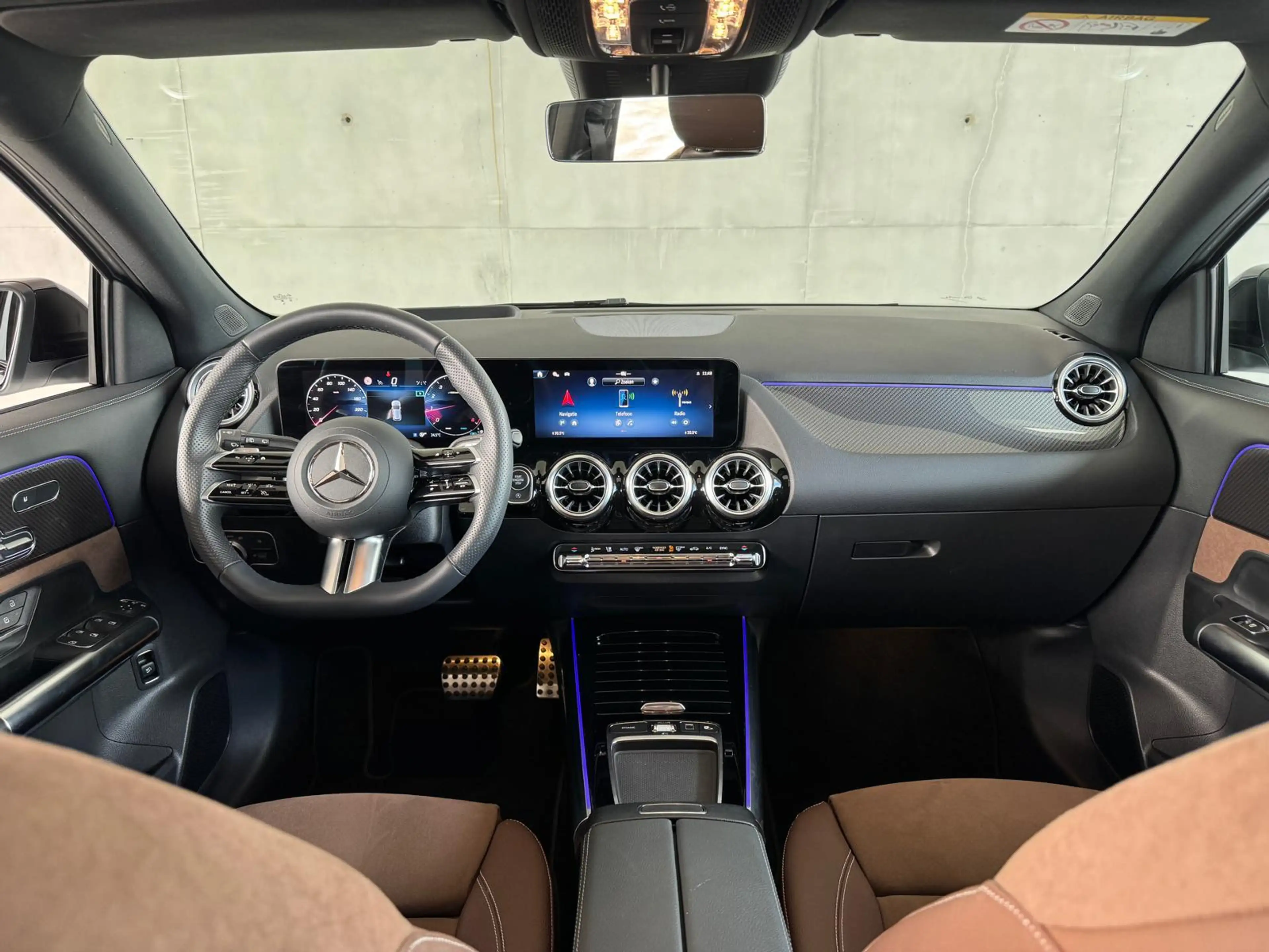 Mercedes-Benz GLA 180 Star Edition + TREKHAAK + HEAD UP + PANO DAK + CAR — photo 11