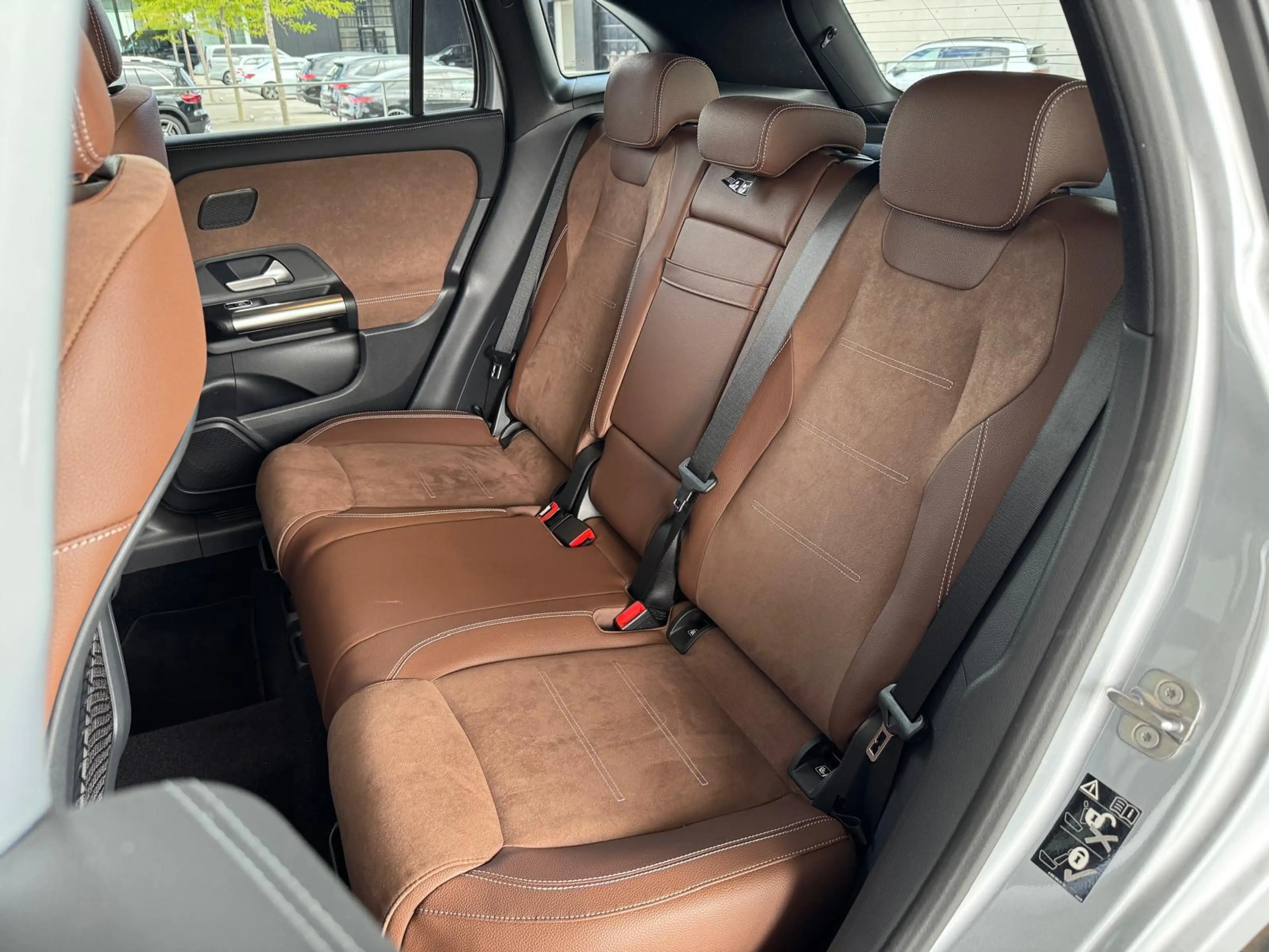 Mercedes-Benz GLA 180 Star Edition + TREKHAAK + HEAD UP + PANO DAK + CAR — photo 10