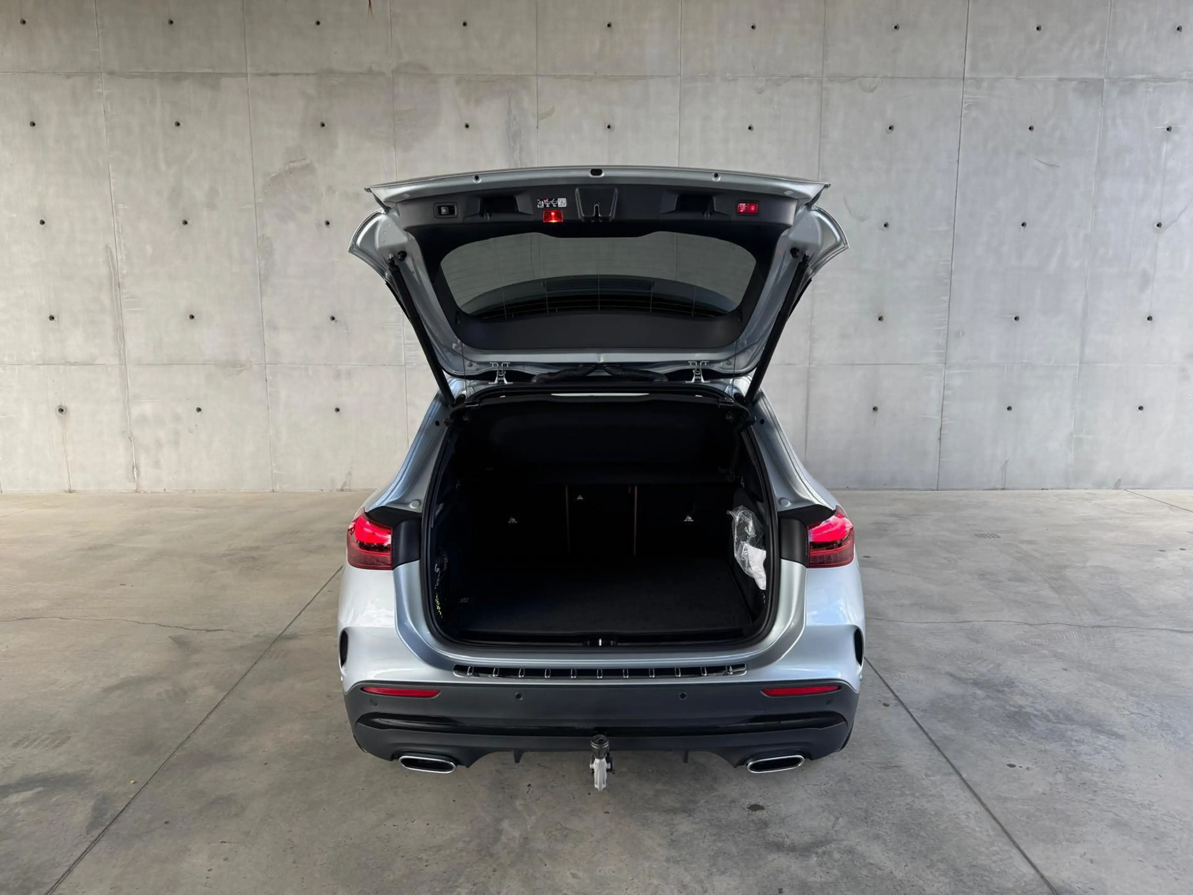 Mercedes-Benz GLA 180 Star Edition + TREKHAAK + HEAD UP + PANO DAK + CAR — photo 7