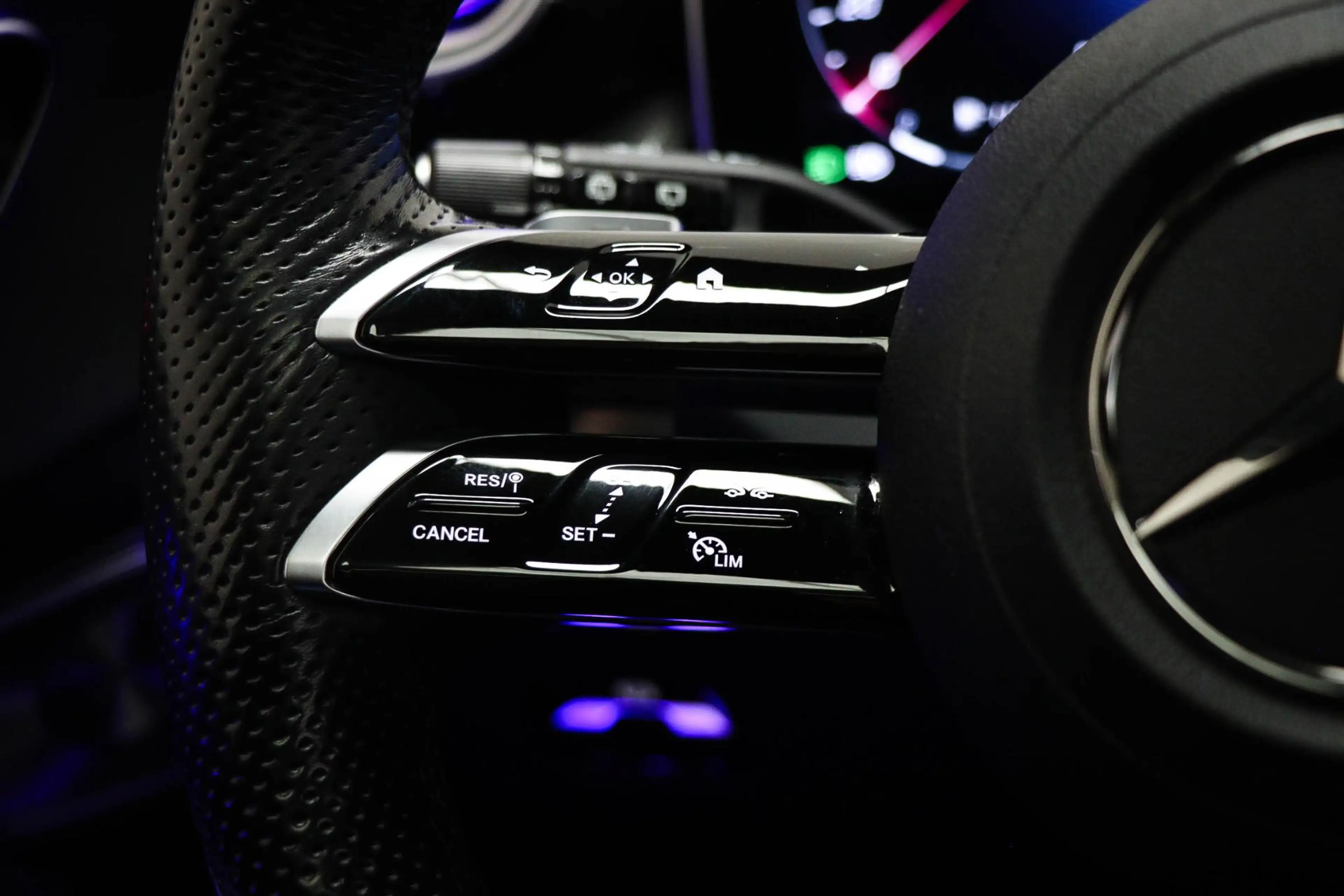 Mercedes-Benz GLC 300 300e 4MATIC AMG Line | PREMIUM PLUS PACK | PANORAM — photo 40