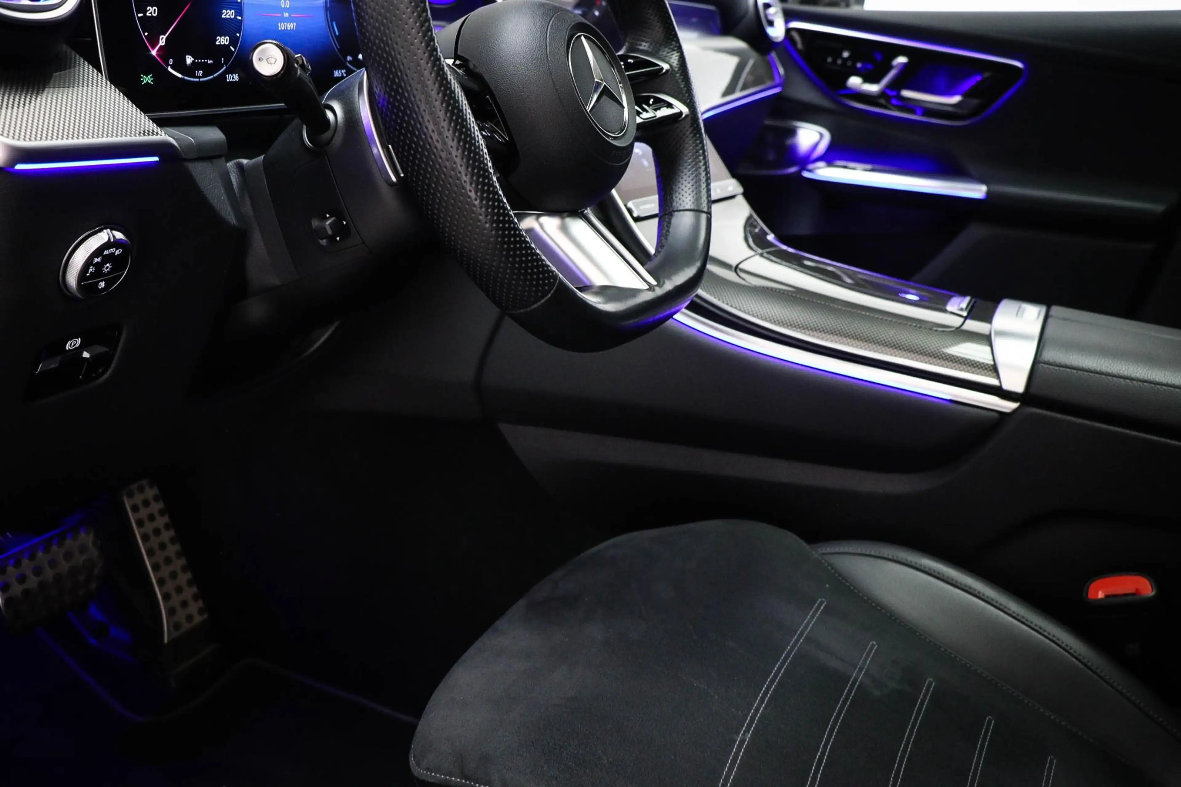 Mercedes-Benz GLC 300 300e 4MATIC AMG Line | PREMIUM PLUS PACK | PANORAM — photo 36