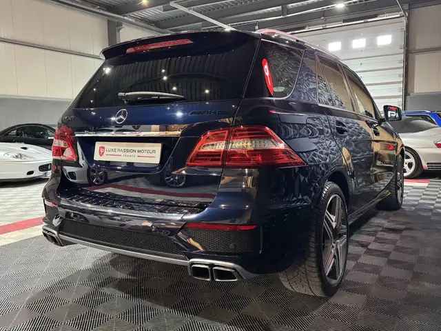 Mercedes-Benz M-Class view 7