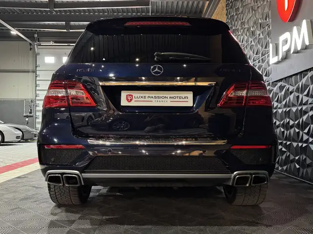 Mercedes-Benz M-Class view 5