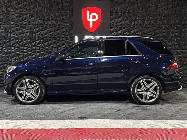 Mercedes-Benz M-Class view 9