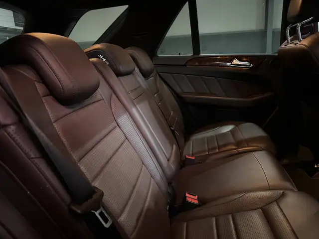 Mercedes-Benz M-Class view 15