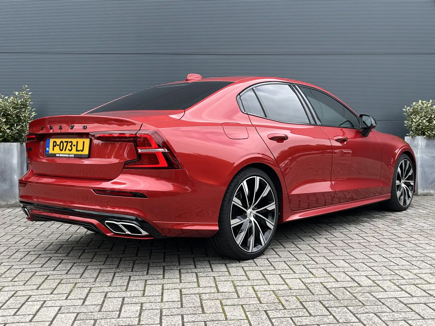Volvo S60 2.0 B3 R-Design 20 inch | Styling Kit | Sportstoel Oranje - 2