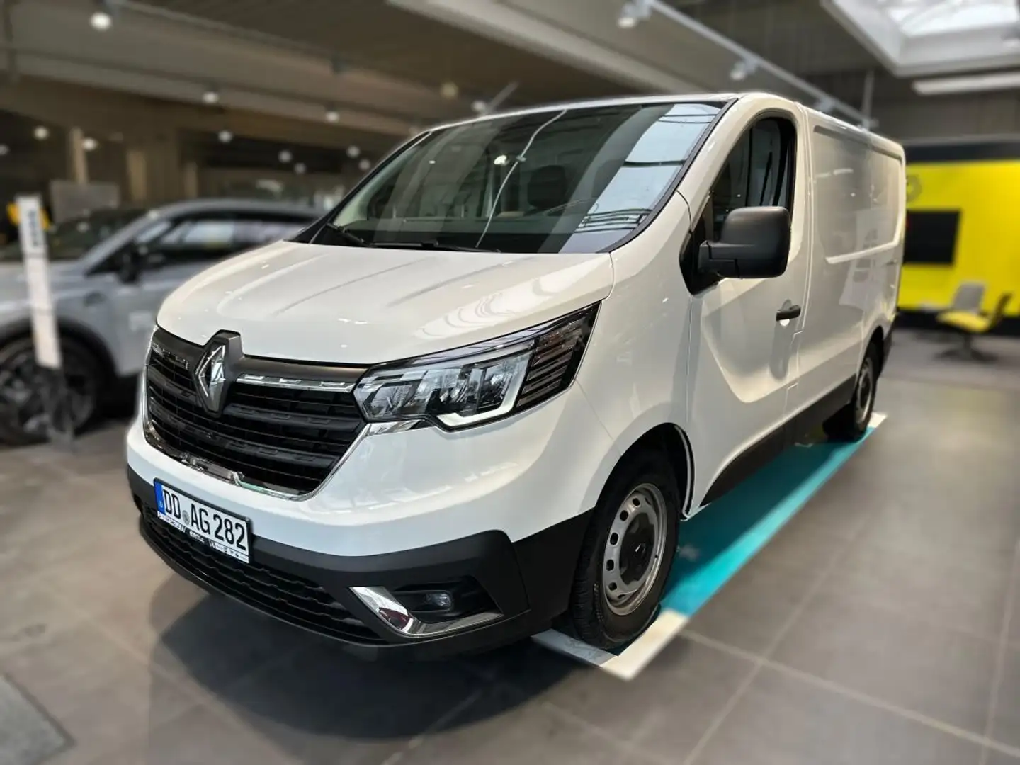 Renault Trafic Komfort L1H1 3,0t dCi 150 PS Wit - 1