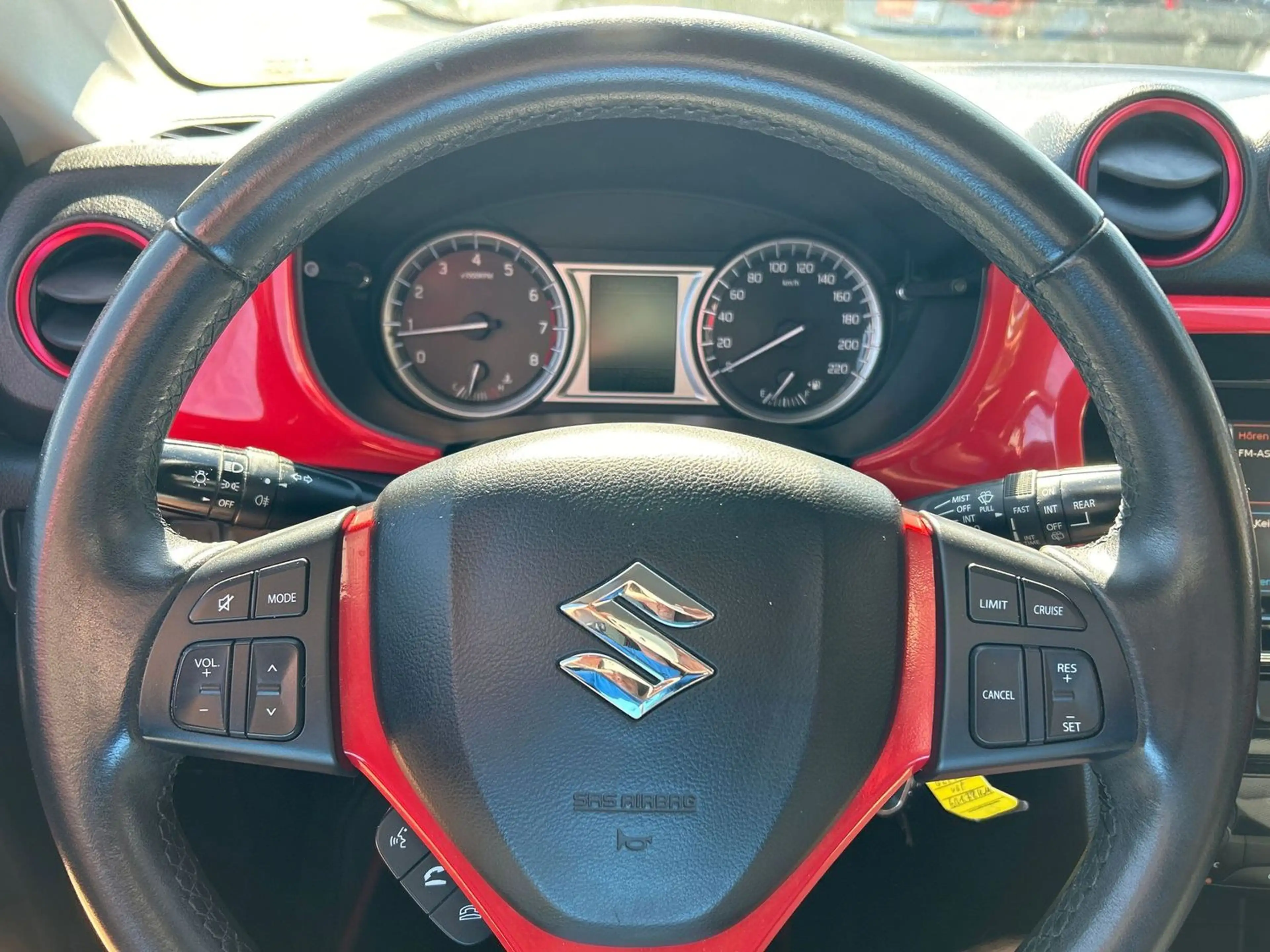 Suzuki Vitara 1.6 Comfort 4x2 / Apple Carplay / Sitzheizung — photo 15