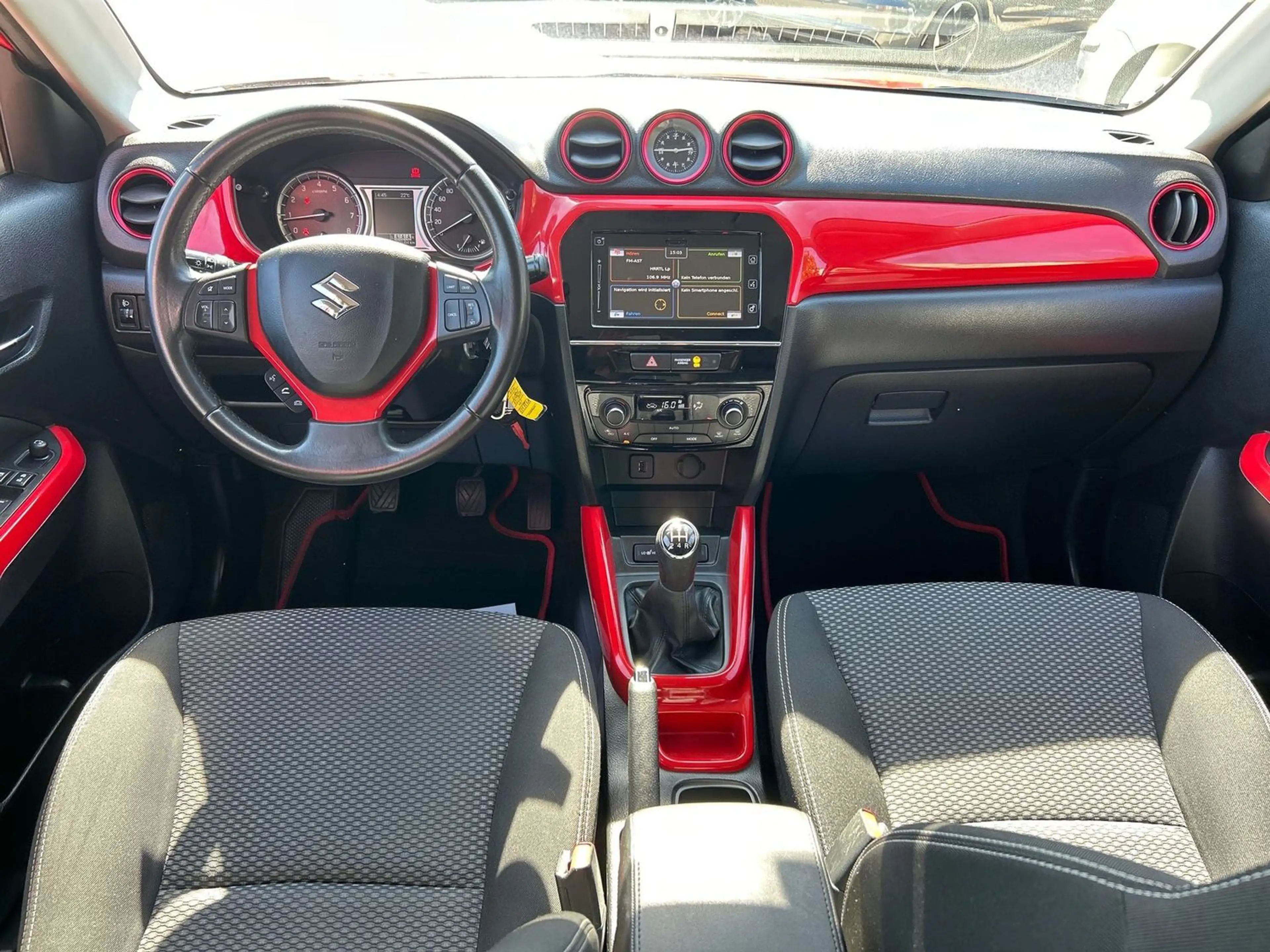 Suzuki Vitara 1.6 Comfort 4x2 / Apple Carplay / Sitzheizung — photo 14