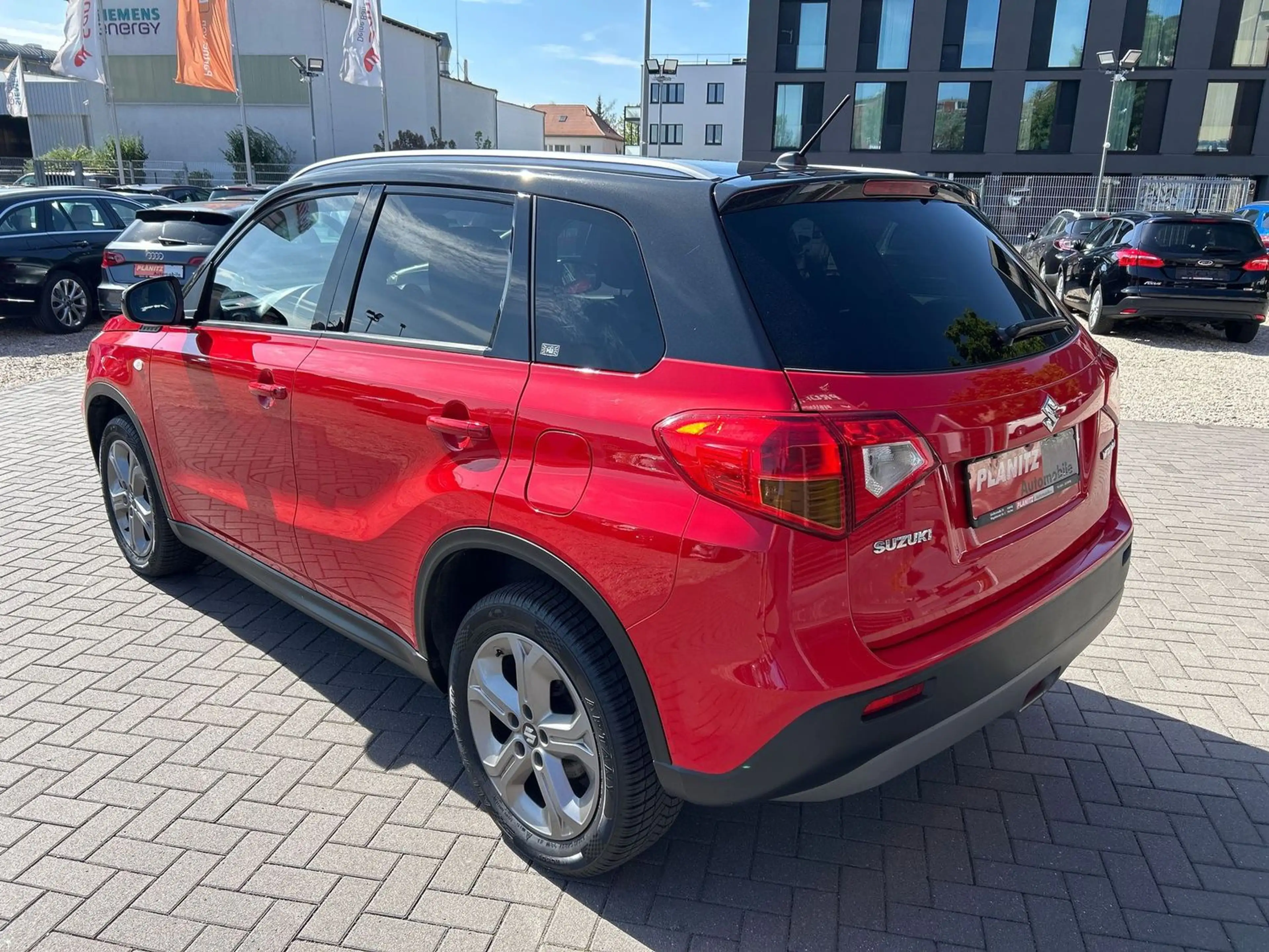 Suzuki Vitara 1.6 Comfort 4x2 / Apple Carplay / Sitzheizung — photo 4