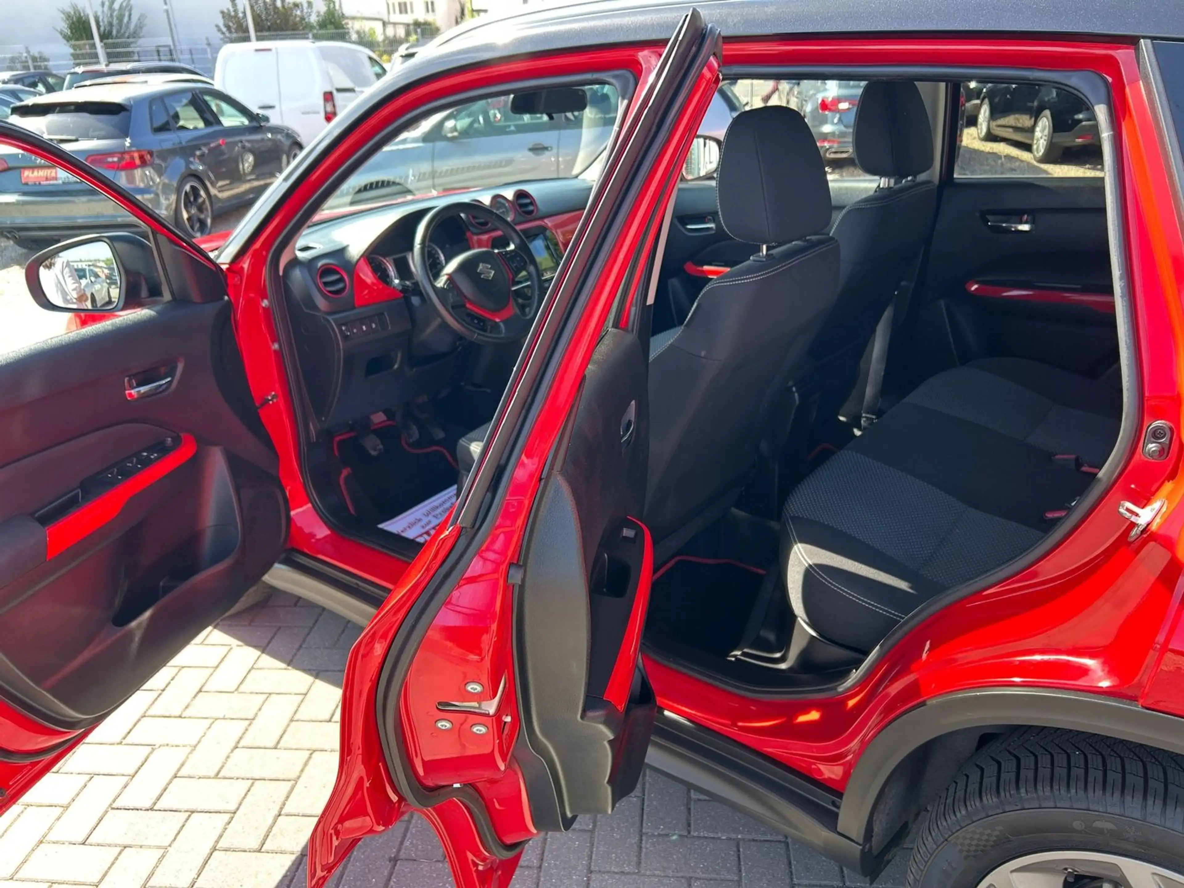 Suzuki Vitara 1.6 Comfort 4x2 / Apple Carplay / Sitzheizung — photo 11