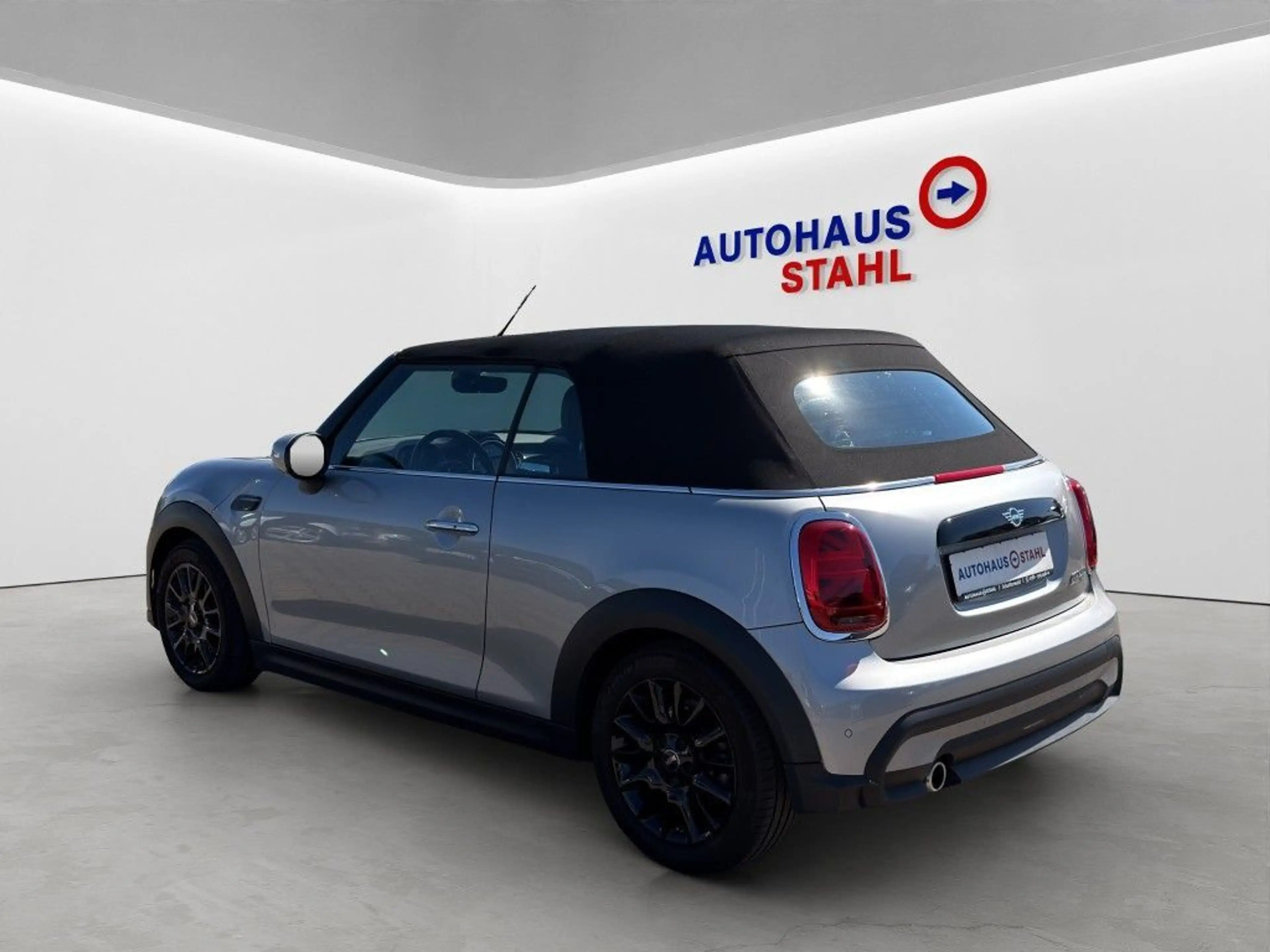 MINI Cooper Cabrio Mini Cooper Cabrio Aut. Classic Trim — photo 3