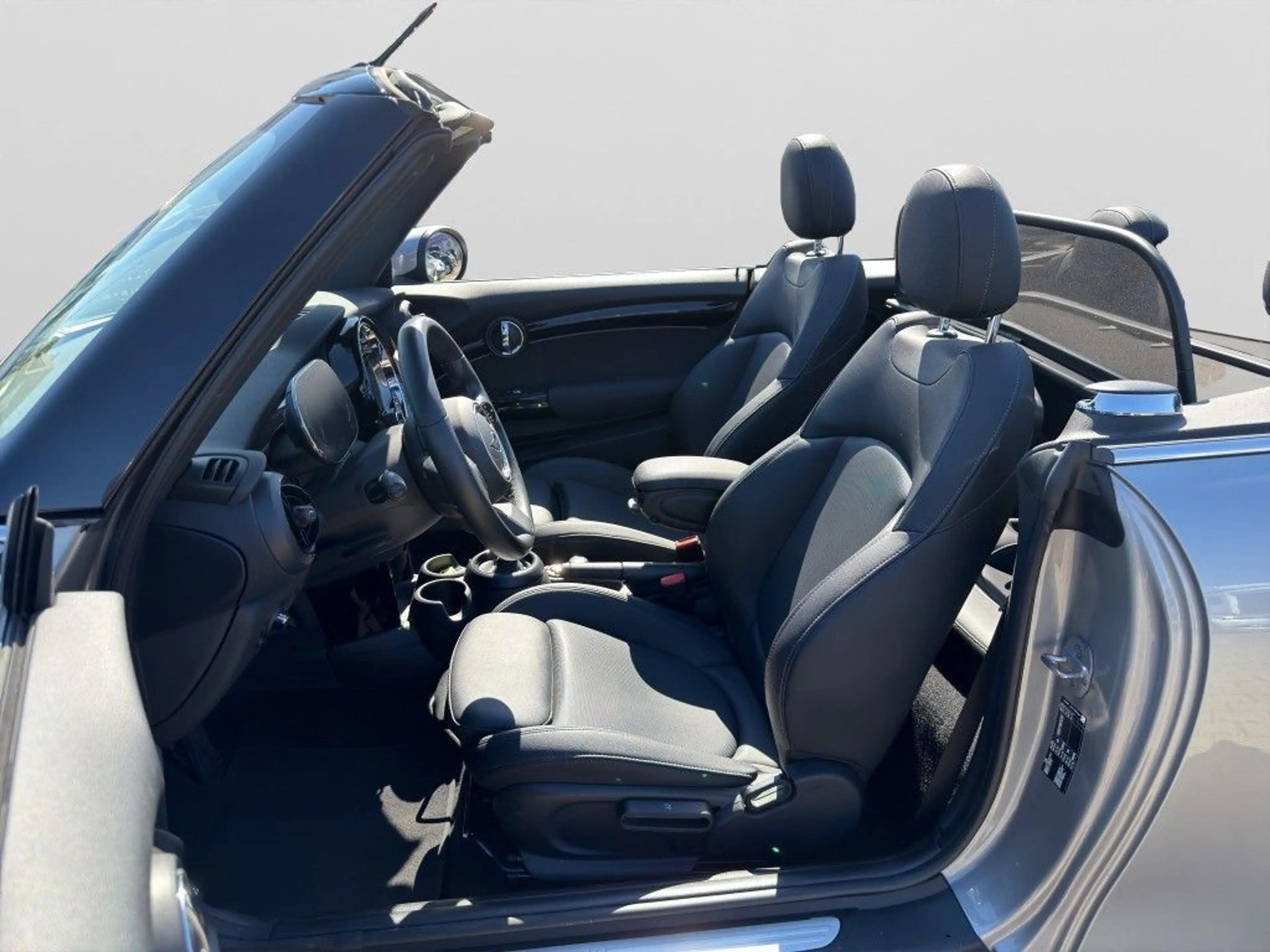 MINI Cooper Cabrio Mini Cooper Cabrio Aut. Classic Trim — photo 14