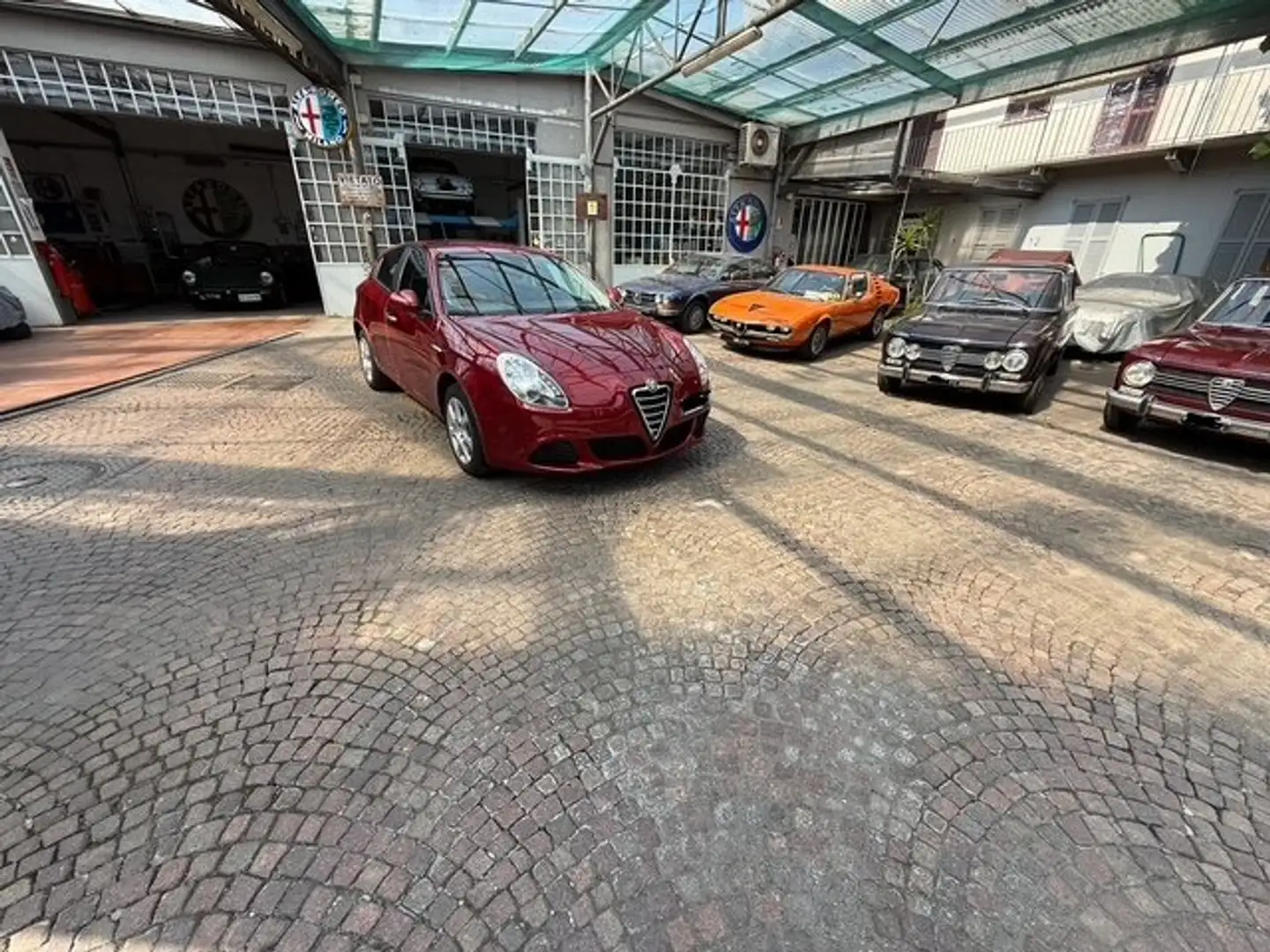 Alfa Romeo Giulietta Giulietta 1.4 tb 105cv Rouge - 1