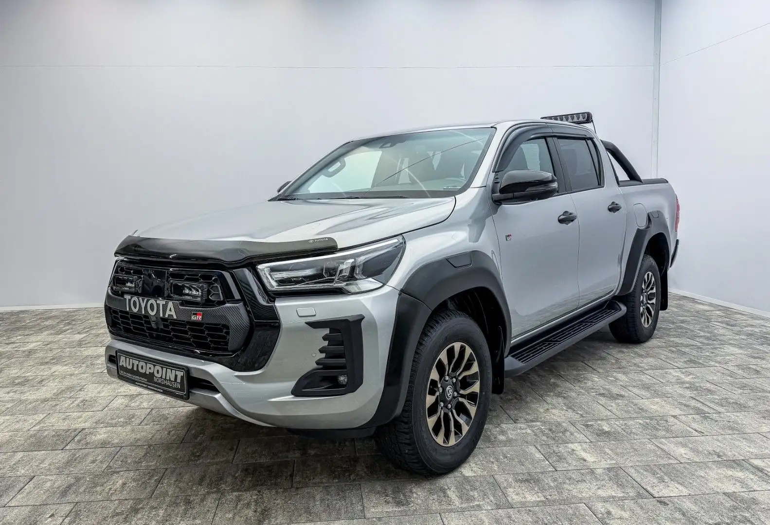 Toyota Hilux 2.8 D4-D GR Sport °Rollo°AHK°Garantie° Silber - 2