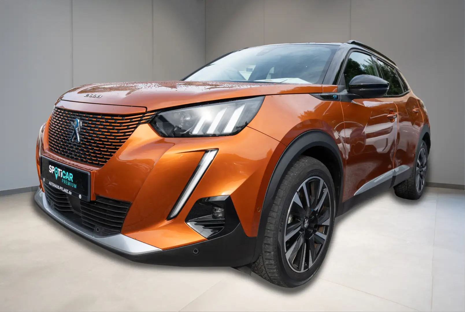 Peugeot 2008 GT Pack 136 5T Oranje - 1