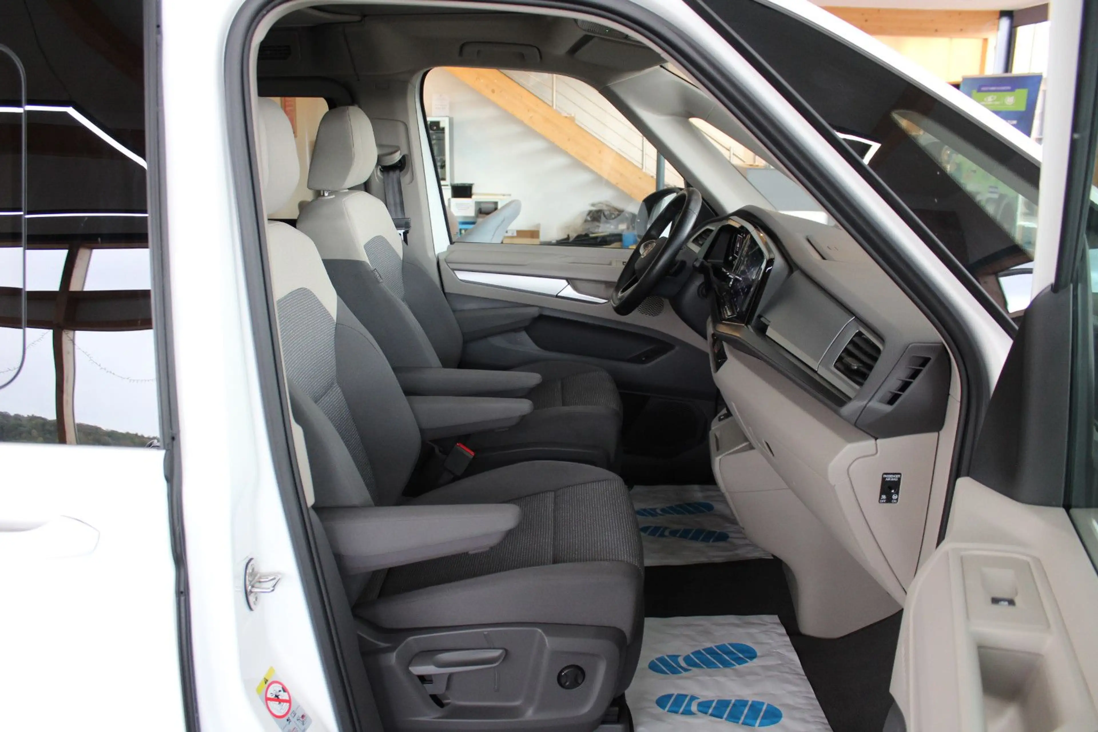 Volkswagen T7 California eHybrid 4MOTION Beach Tour — photo 10