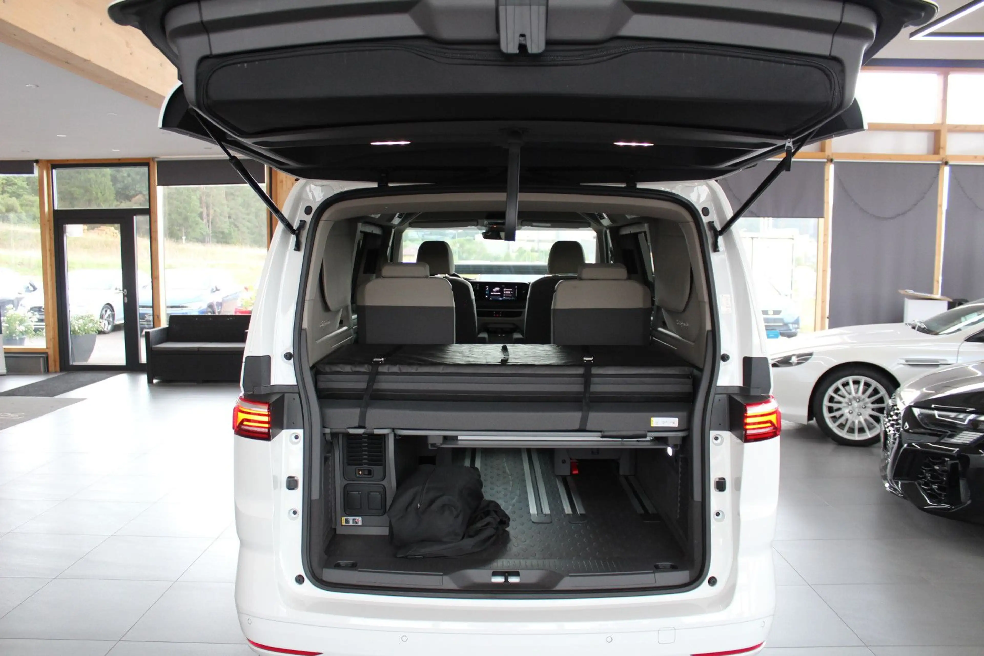 Volkswagen T7 California eHybrid 4MOTION Beach Tour — photo 14
