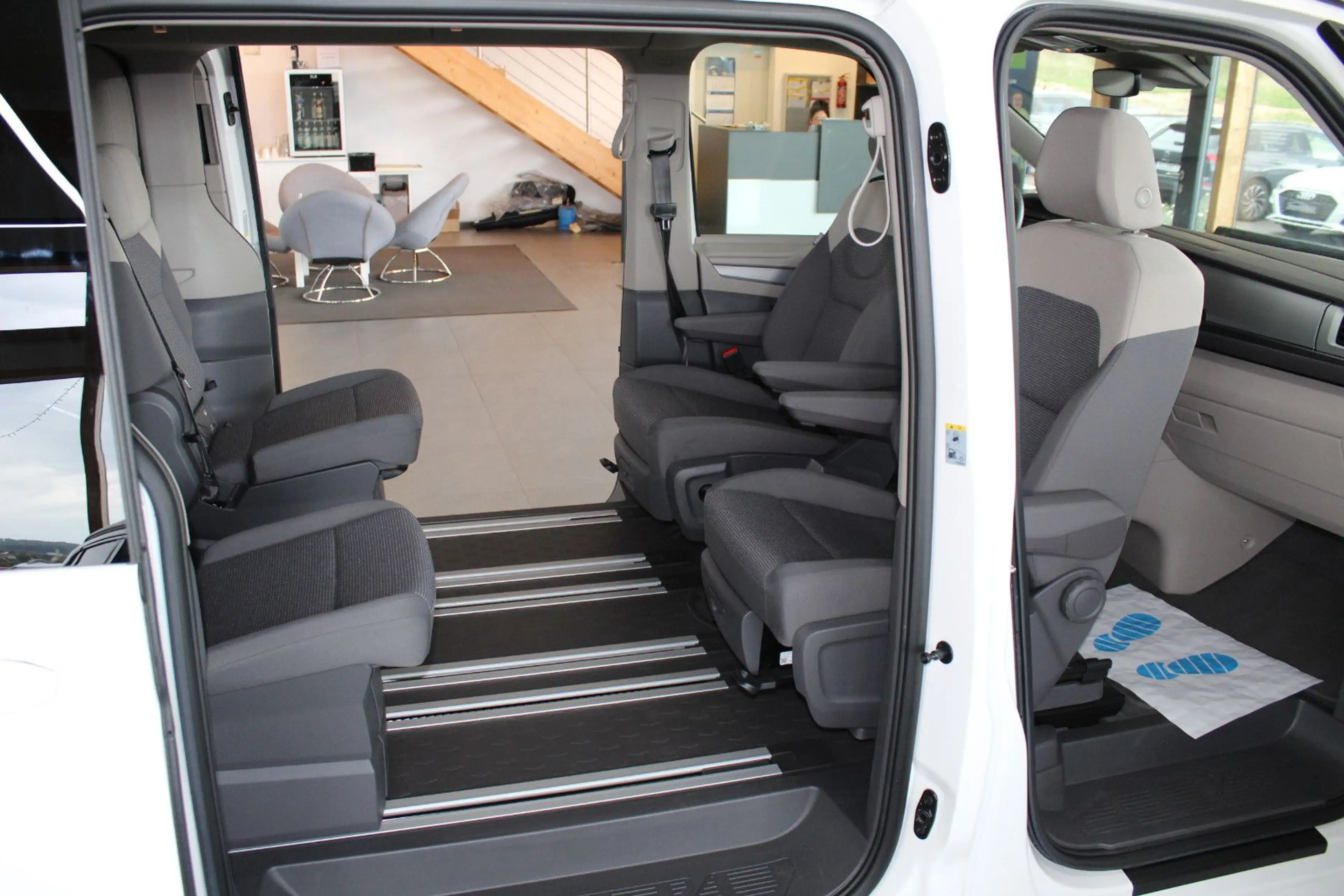 Volkswagen T7 California eHybrid 4MOTION Beach Tour — photo 12