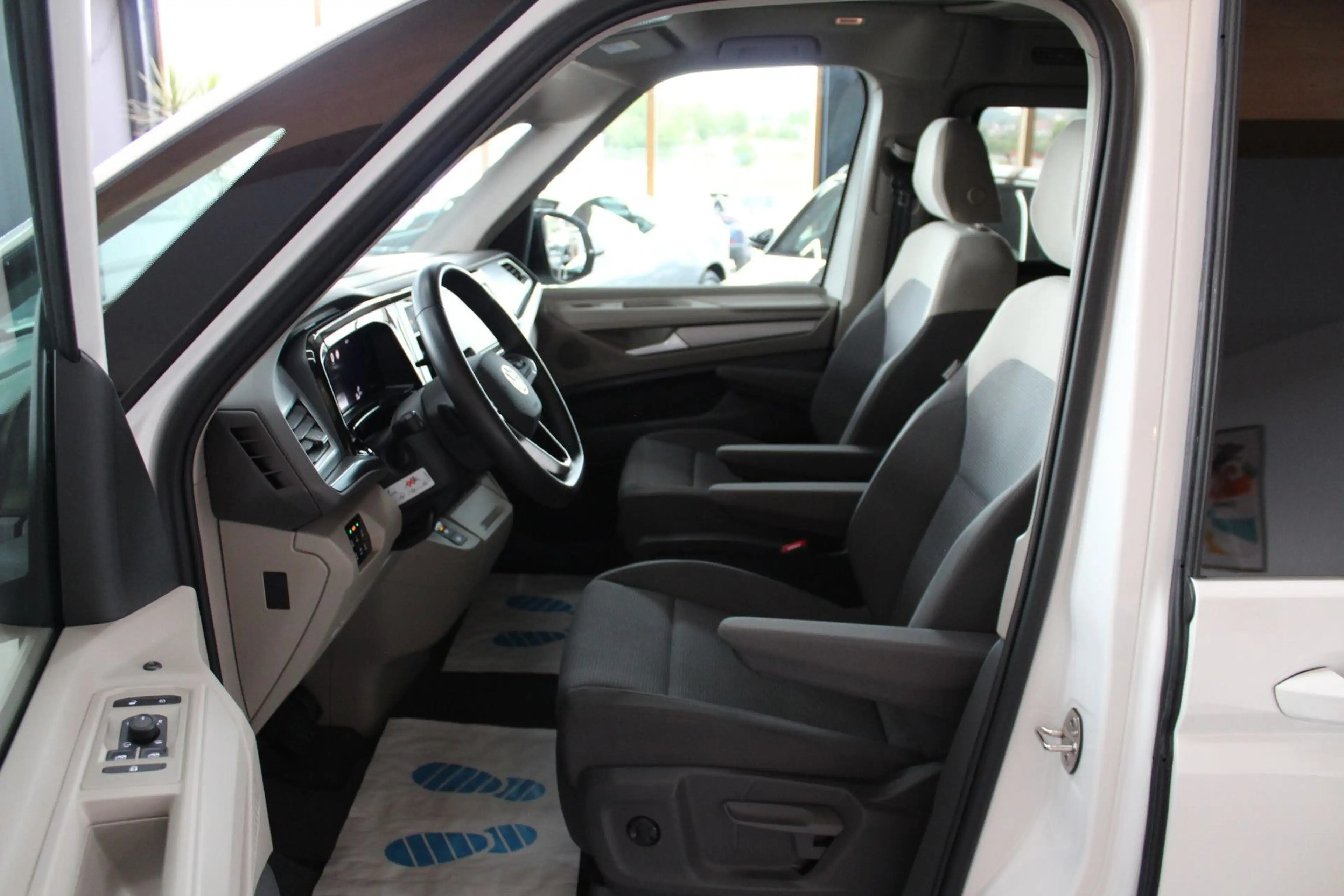 Volkswagen T7 California eHybrid 4MOTION Beach Tour — photo 7