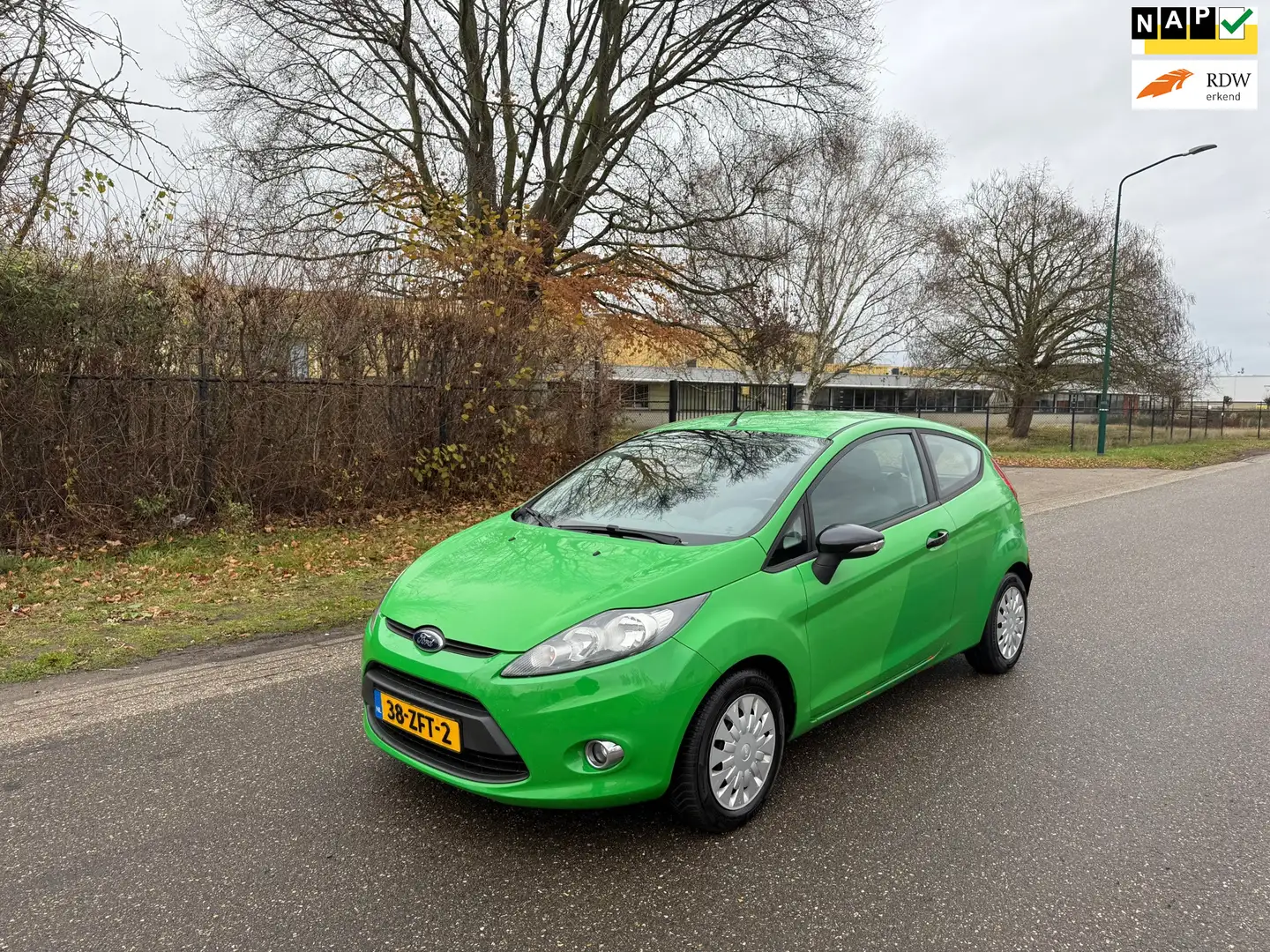 Ford Fiesta 1.6 TDCi ECOnetic Lease Trend EXPORT/AIRCO Grün - 1