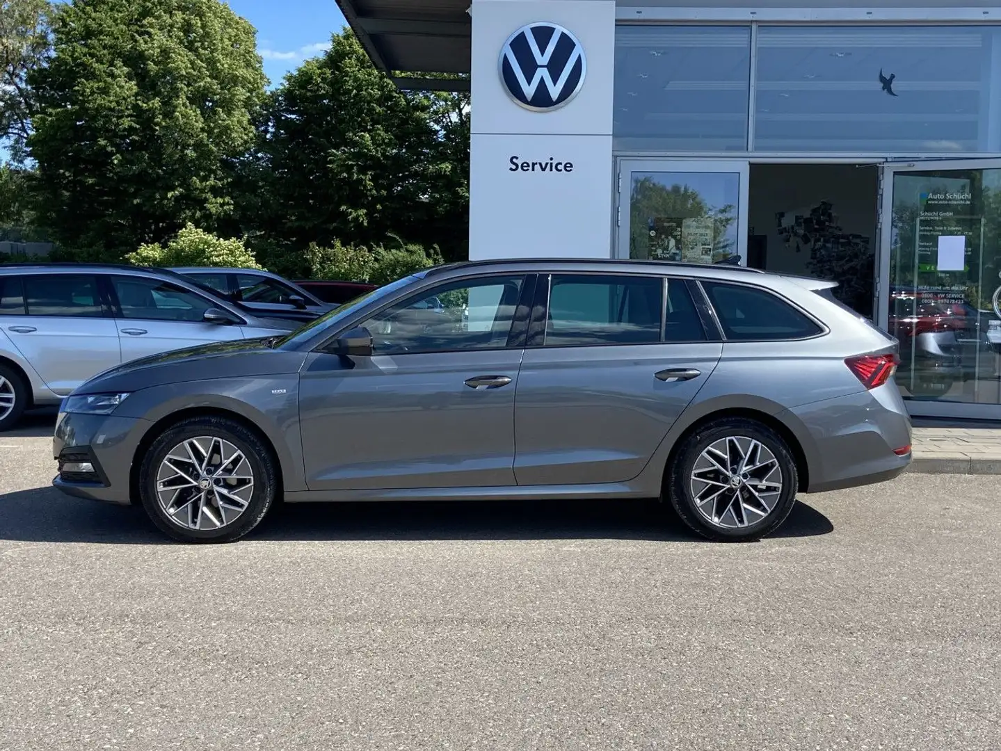 Skoda Octavia Combi 2.0 TDI DSG NAVI-COLUMBUS+AHK+MATR Grau - 2