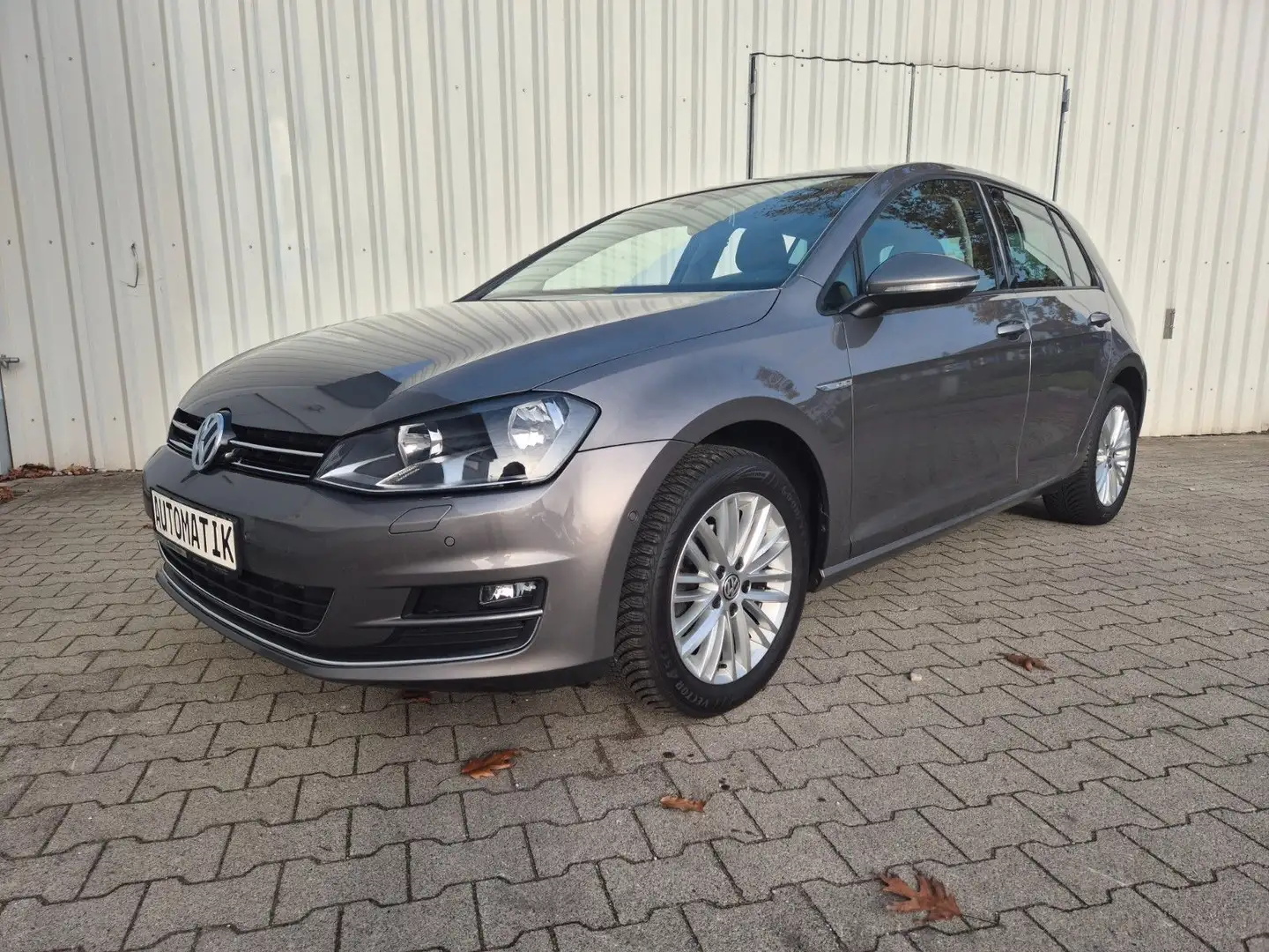 Volkswagen Golf VII Lim. Cup, AUTOMATIK, NAVI, SCHECKHEFT Grau - 1