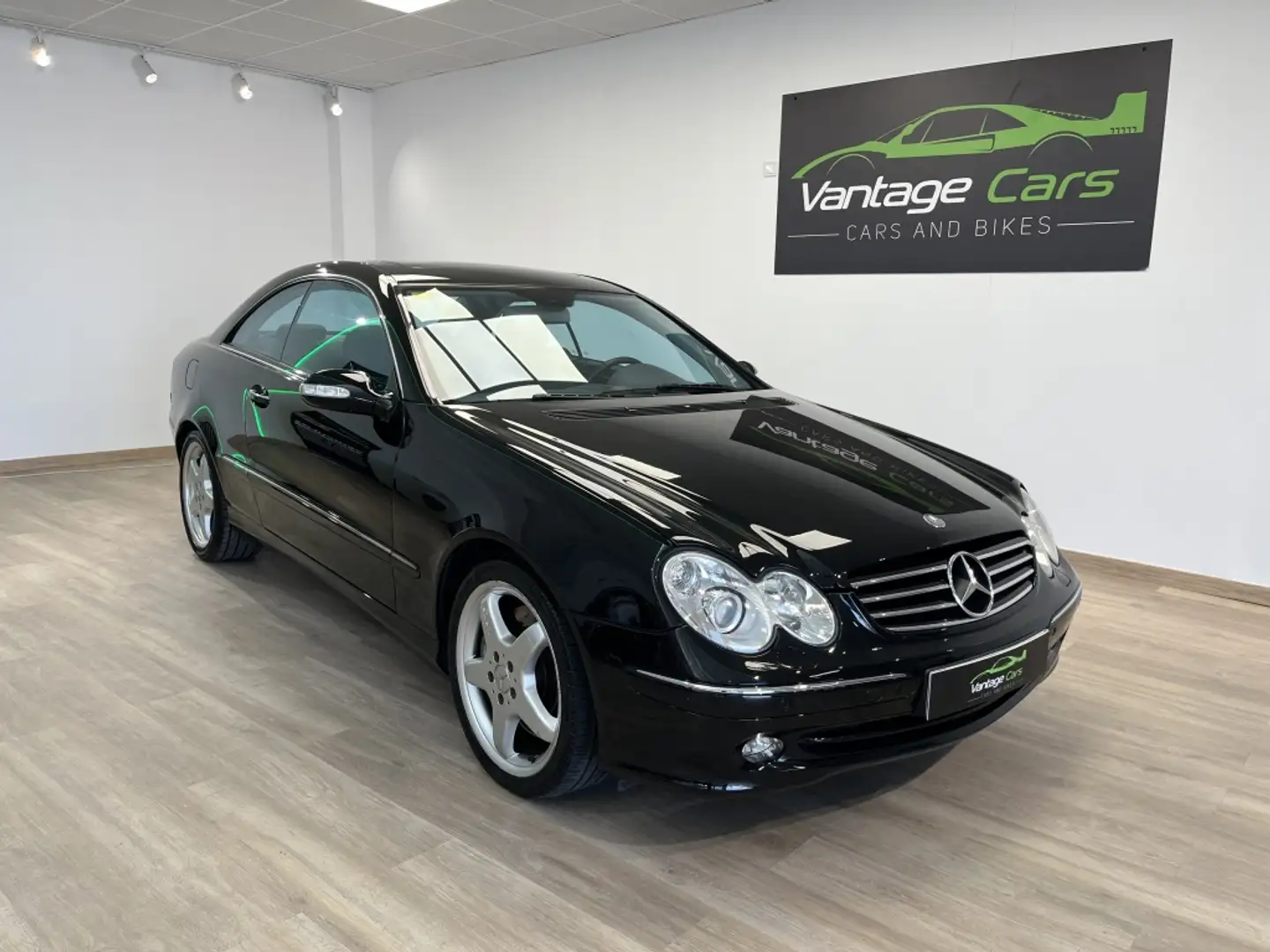 Mercedes-Benz CLK 200 500 Noir - 1