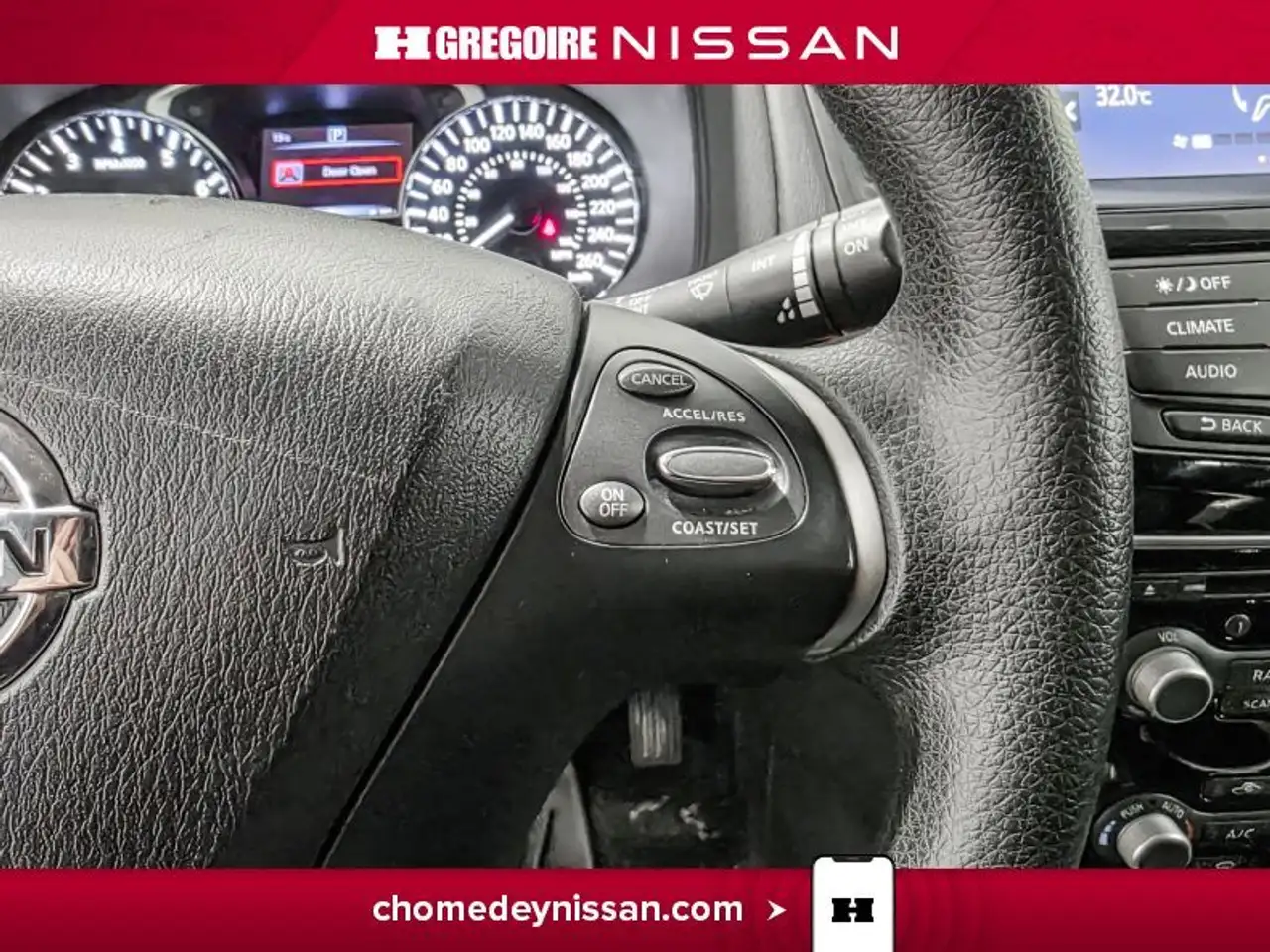 Nissan Pathfinder снимка Nissan Pathfinder