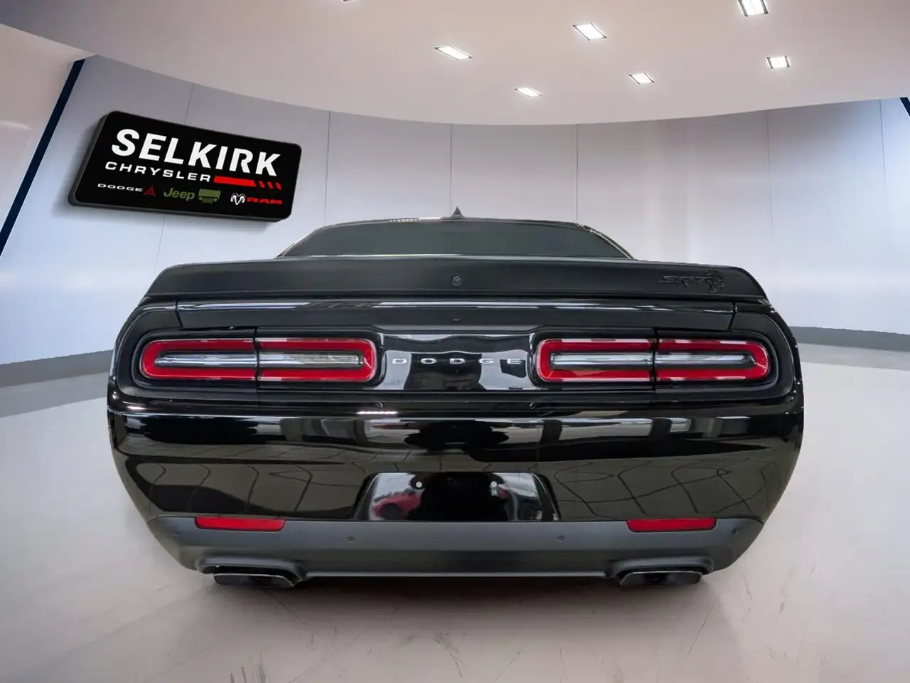 Dodge Challenger снимка Dodge Challenger