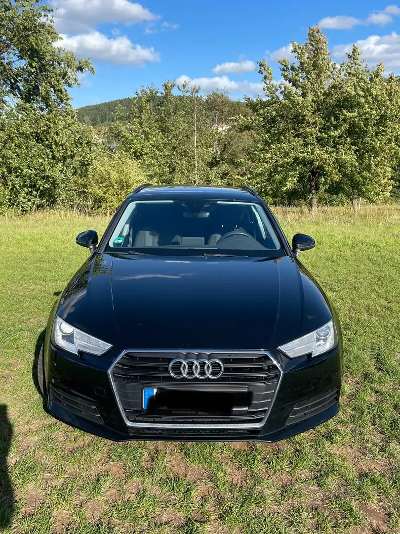 Audi A4 basis Schwarz - 1