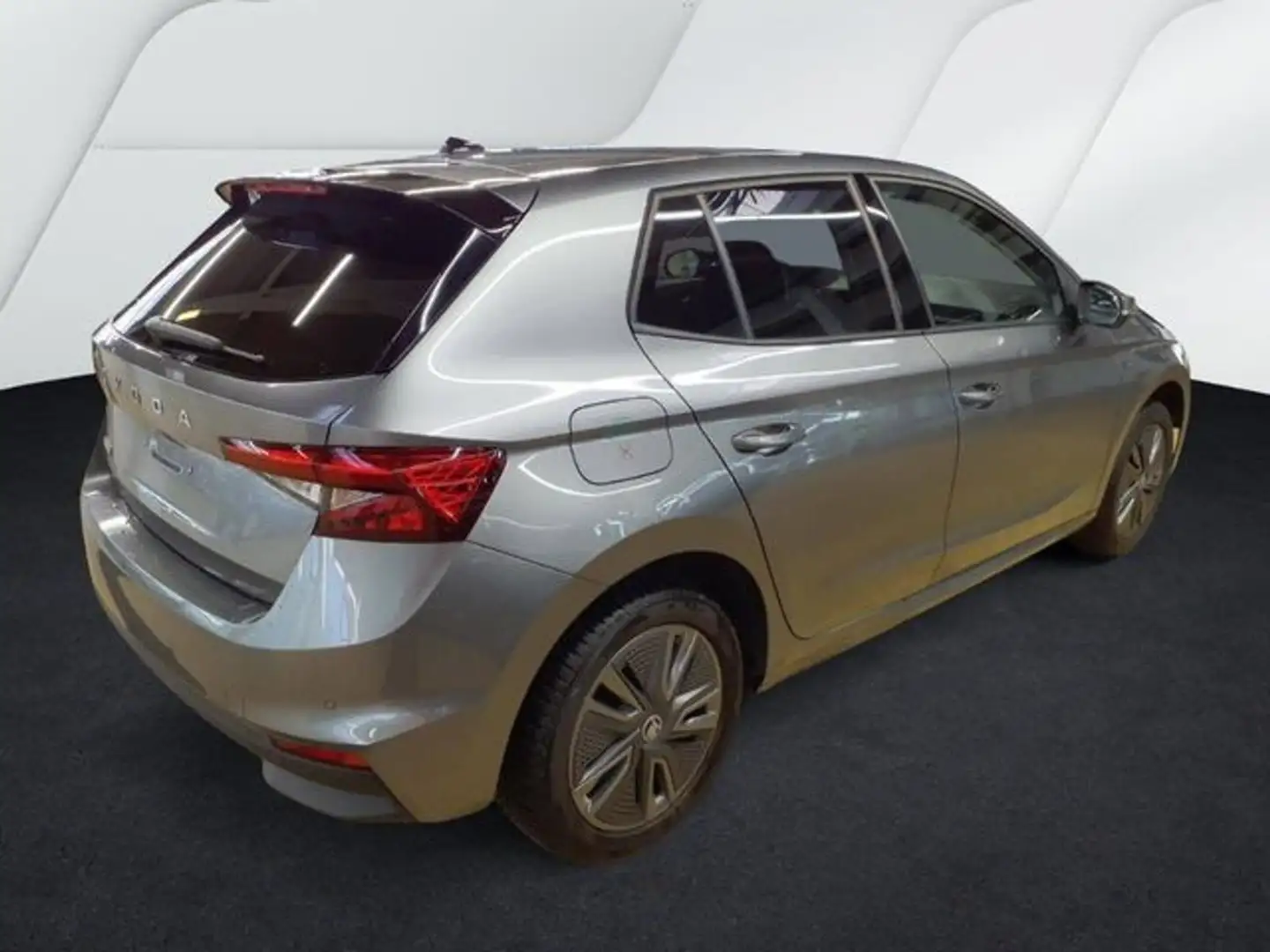 Skoda Fabia 1.0 TSI TOUR AHK KAMERA PDC SITZHZG Grau - 2