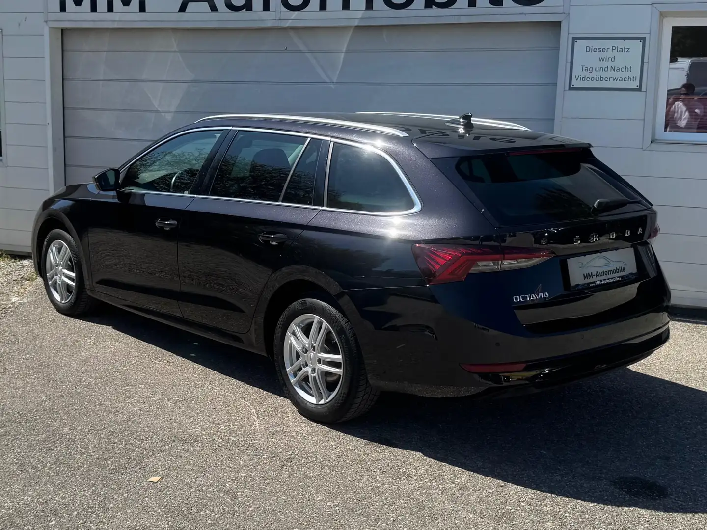 Skoda Octavia Style DSG*LED*RFK*ACC*SHZ*PDC*NAVI*uvm Schwarz - 2
