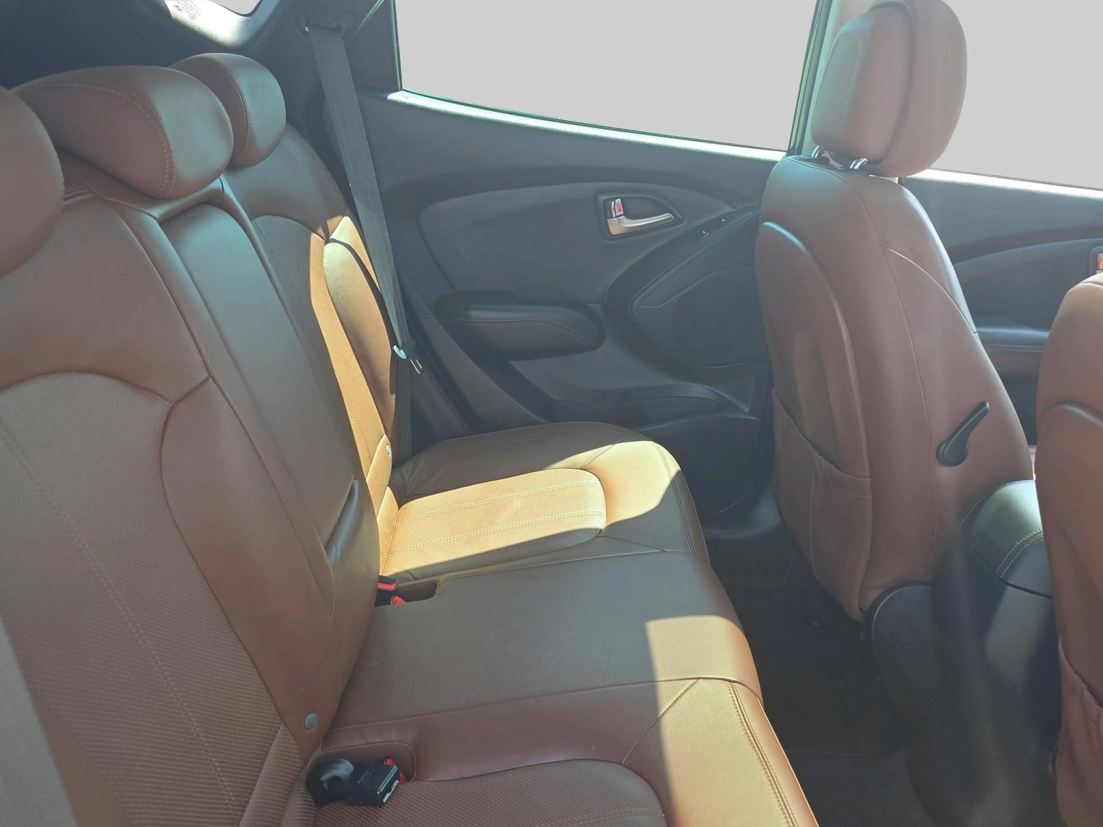 Hyundai iX35 2.0i 4WD i-Catcher — photo 14
