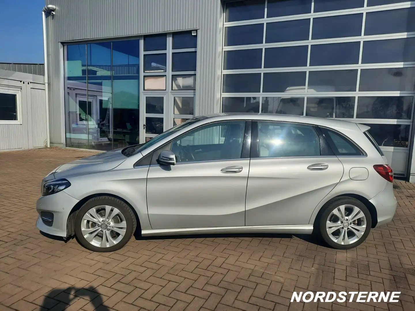 Mercedes-Benz B 200 B 200 d URBAN+NAVI+AHK+LED+TEMPOMAT+EURO6  Navi/BC Argintiu - 2