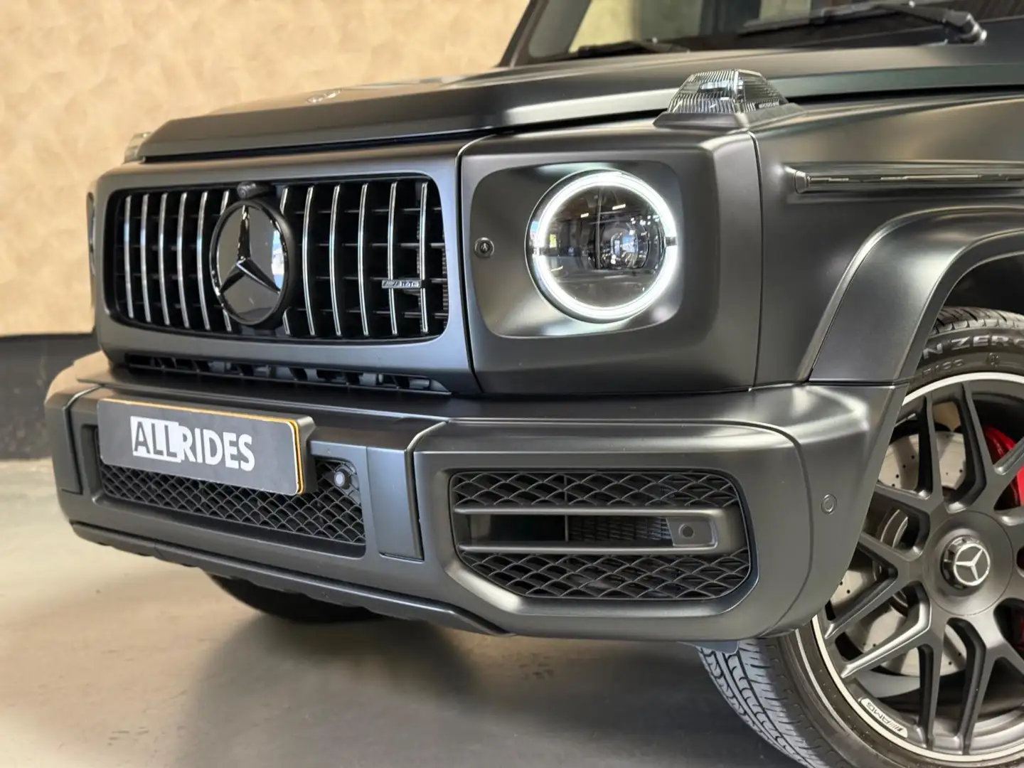 Mercedes-Benz G 63 AMG I Carbon l Massage l 360 camera l Standkachel l Ma Zwart - 2