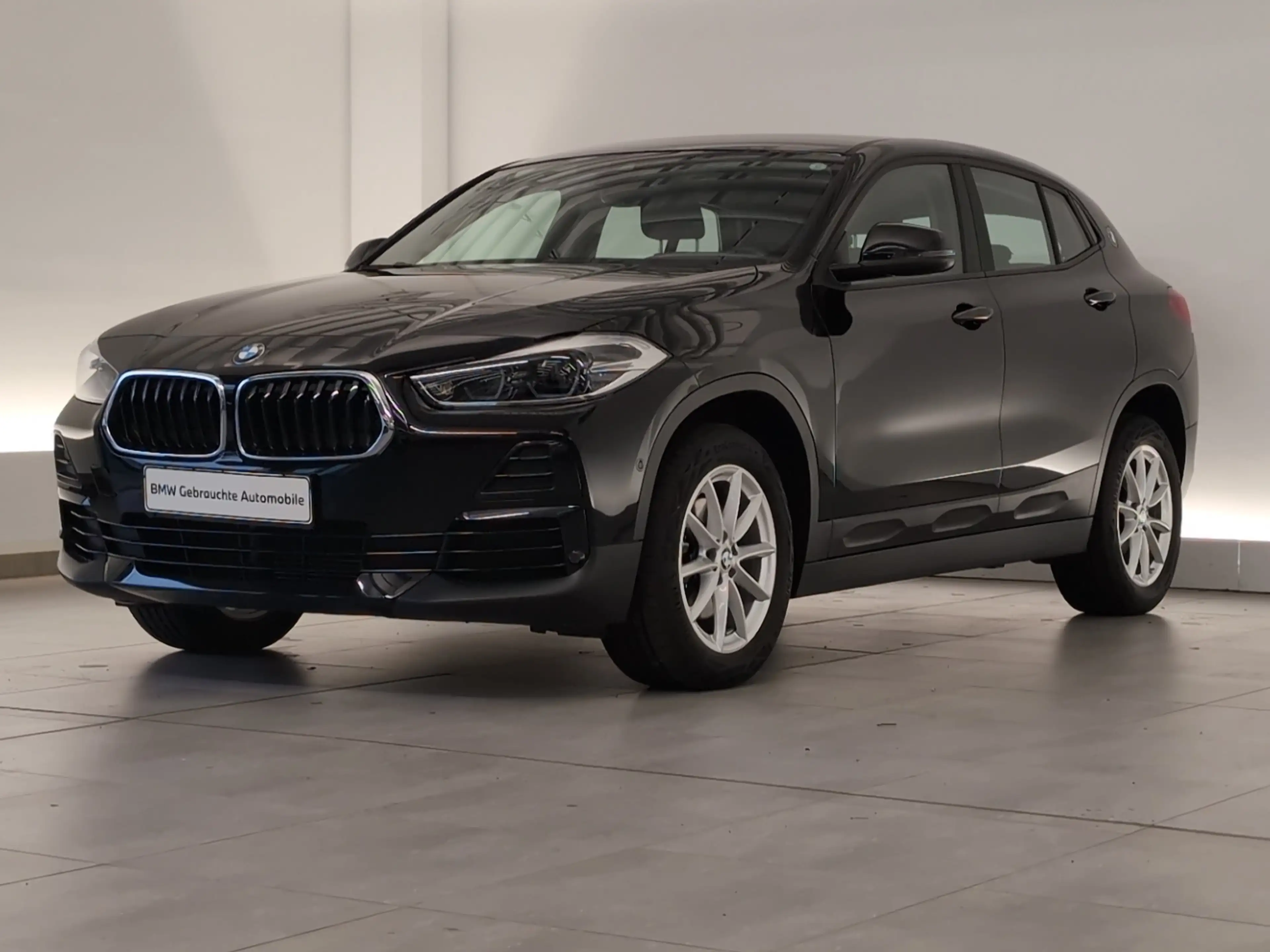 BMW X2 sDrive18i — photo 2