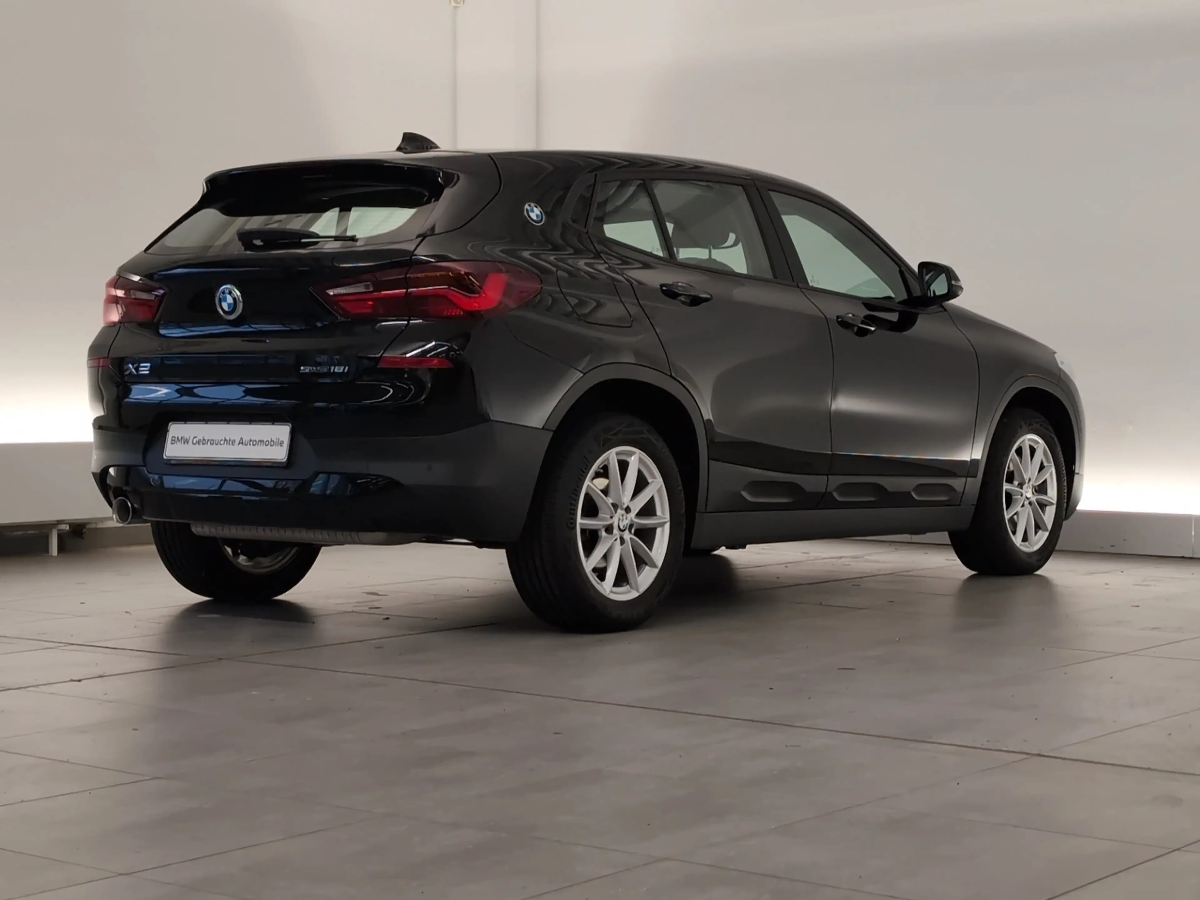 BMW X2 sDrive18i — photo 9