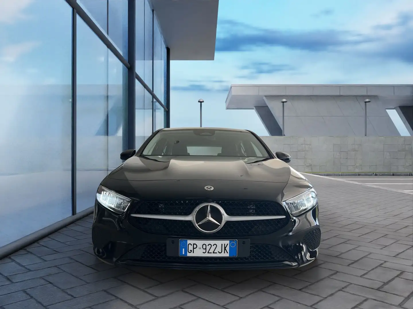 Mercedes-Benz A 180 A 180 d Automatic Advanced Progressive Zwart - 2