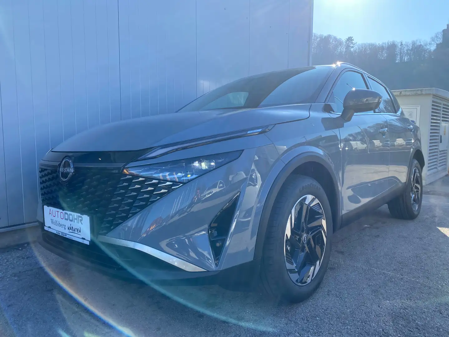 Nissan Qashqai 1,3 DIG-T MHEV N-Connecta Xtronic Grau - 2