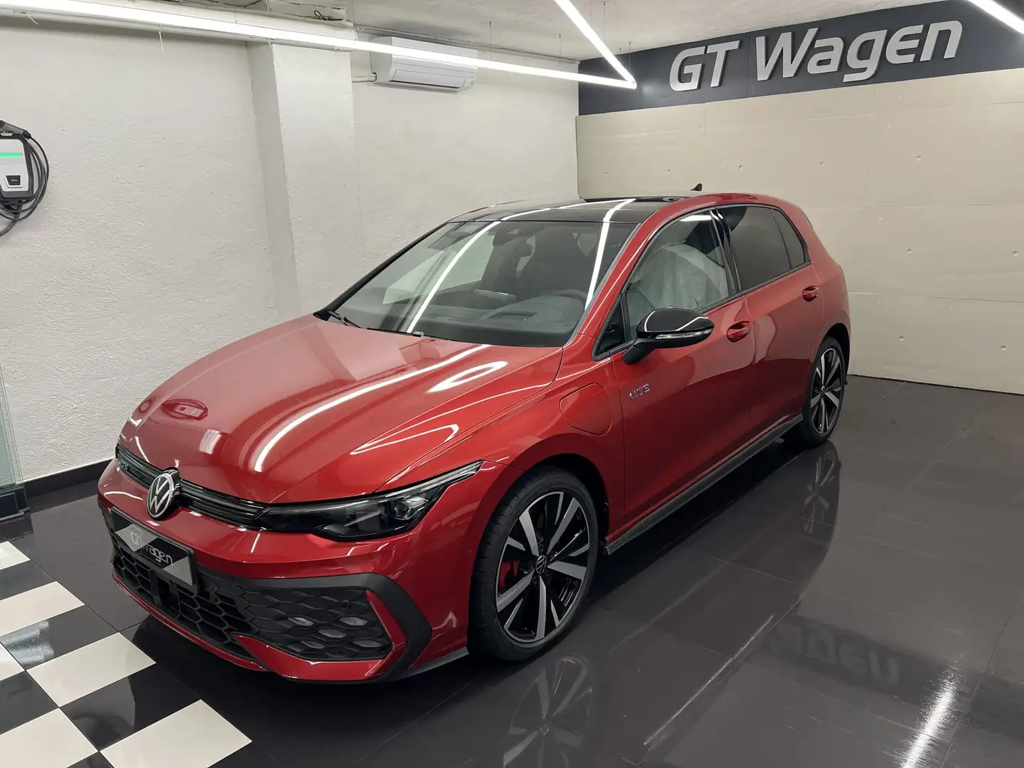 Volkswagen Golf GTE 1.5 PHEV 130kW / 85kW DSG Rojo - 2