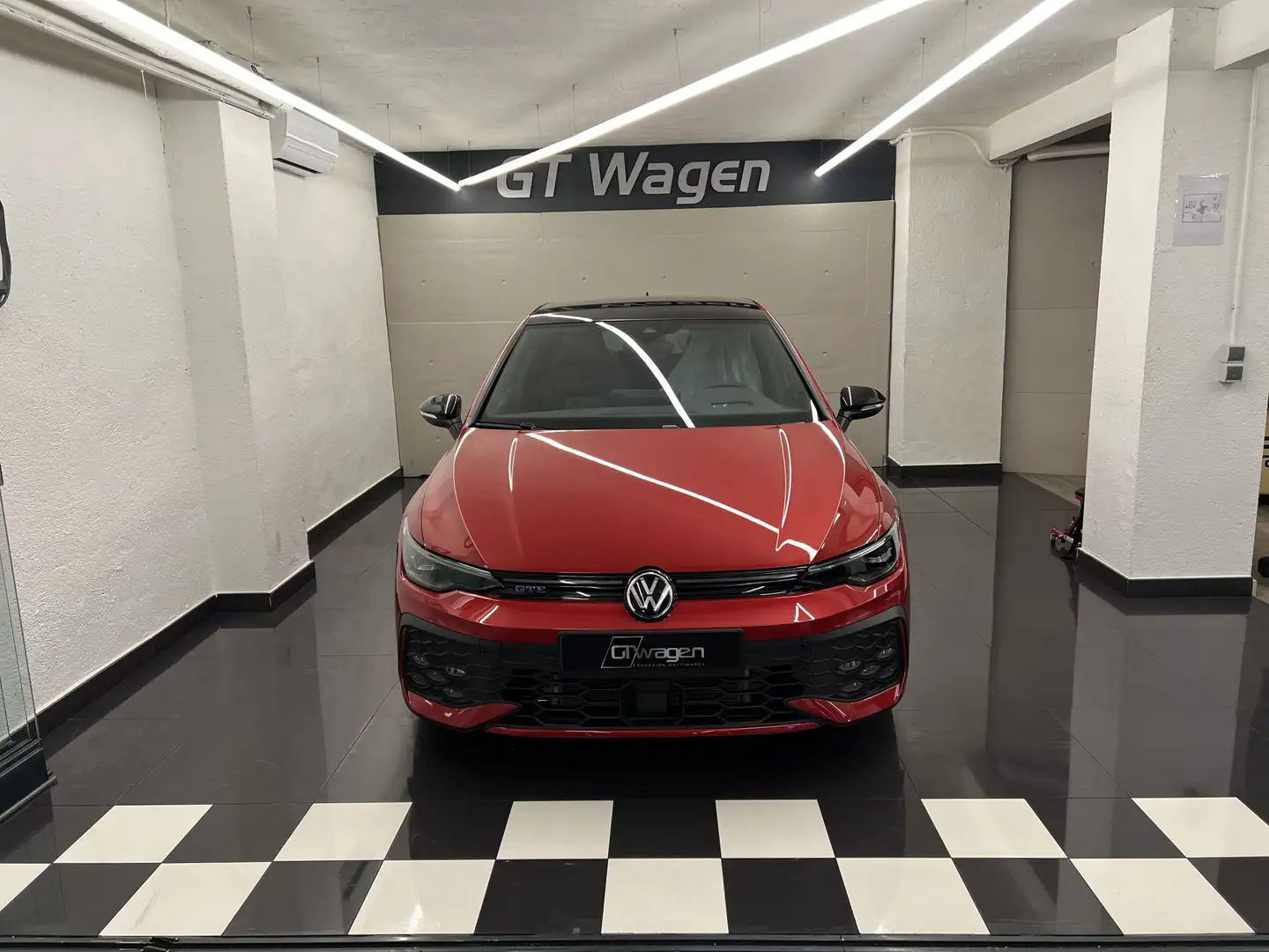 Volkswagen Golf GTE 1.5 PHEV 130kW / 85kW DSG Rojo - 1
