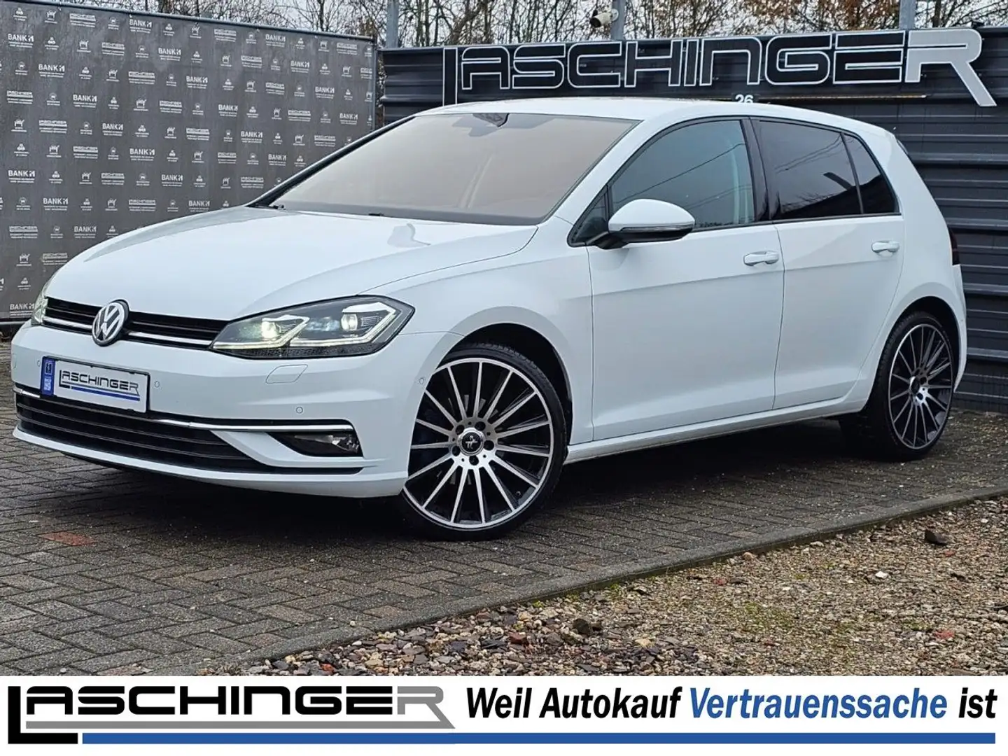 Volkswagen Golf VII 1.5 ACT HIGHLINE DSG LEDER LED NAVI VIR Weiß - 1