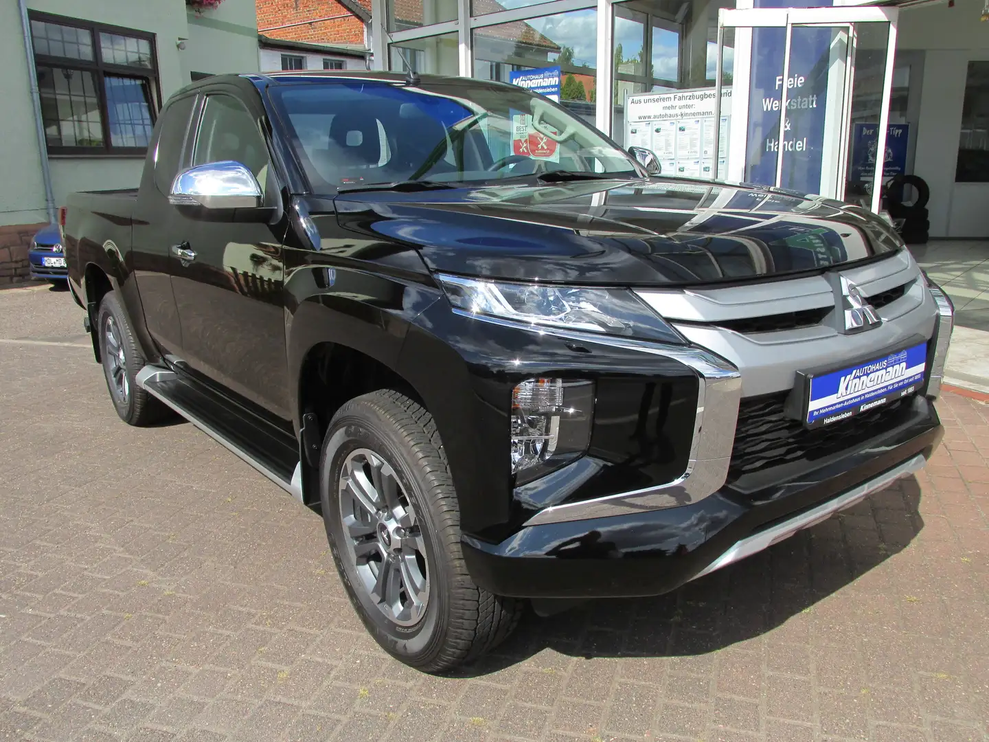 Mitsubishi L200 Club Cab 2.2DI-D* AHZV - 3.0t * 2,99% effZins Schwarz - 1