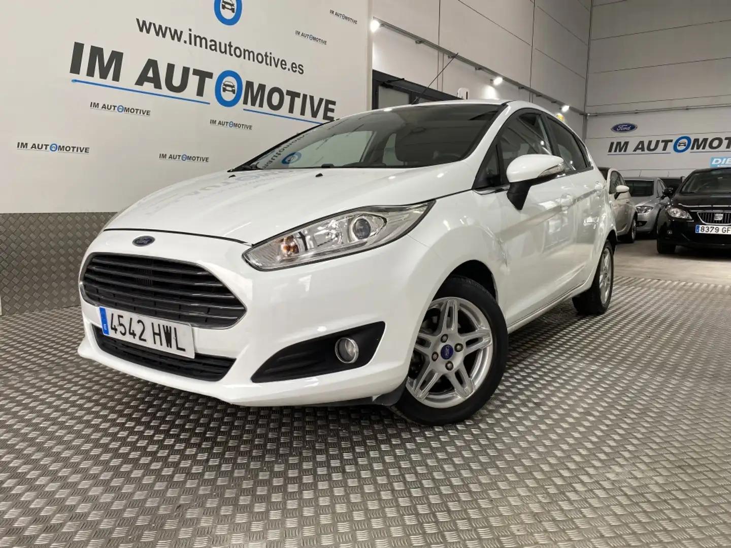 Ford Fiesta 1.6 TDCi Titanium Blanco - 1